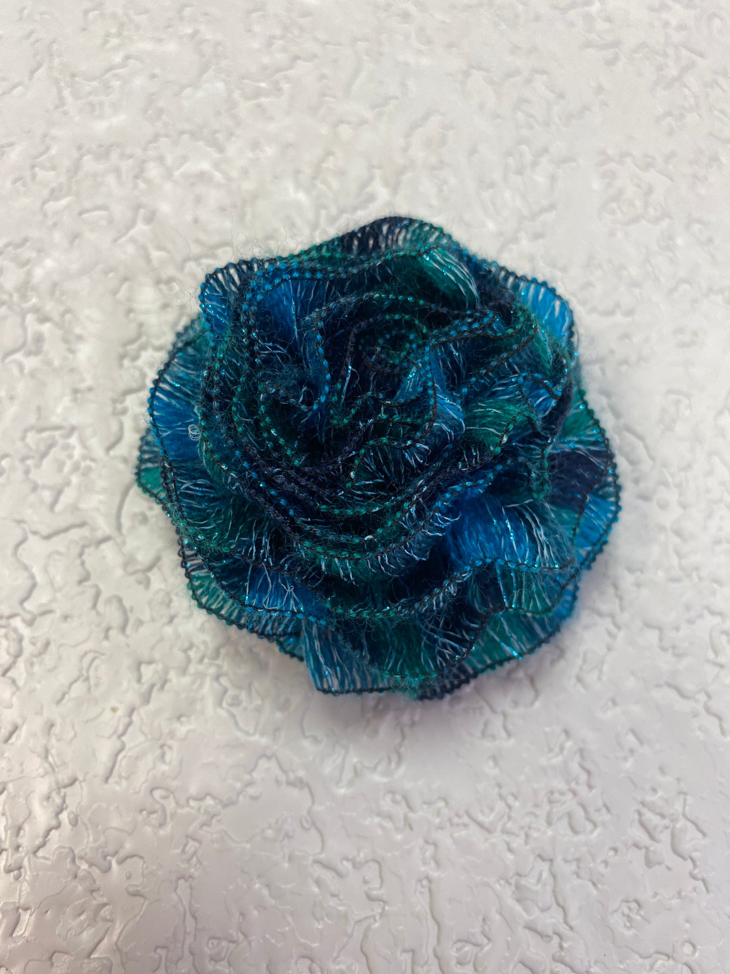 MIXED BLUES FLOWER CLIP