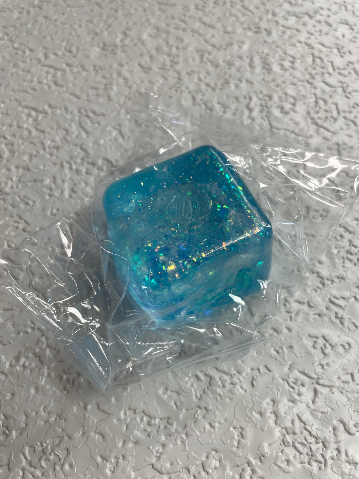 LG BLUE GLITTER SQUISH