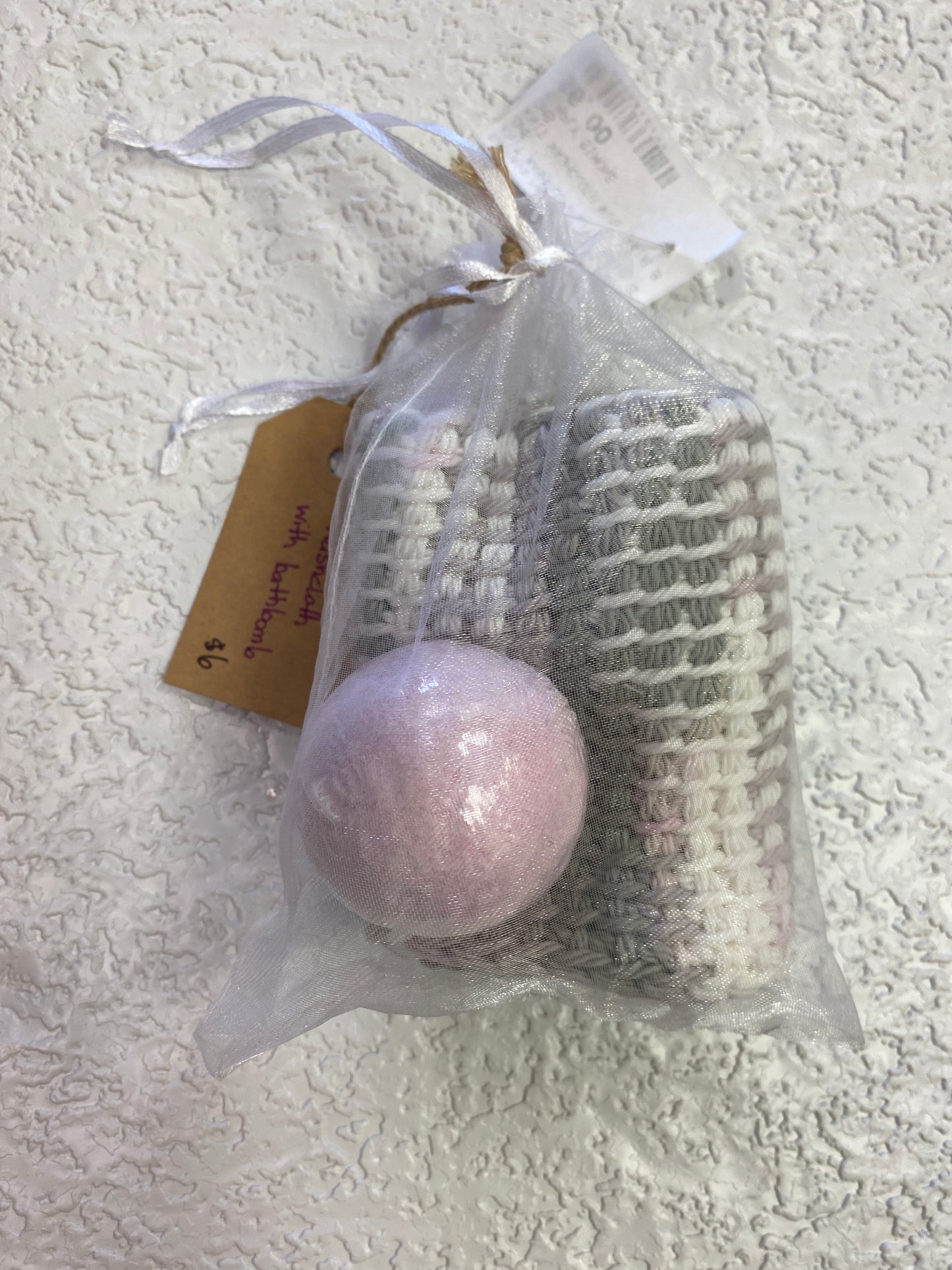 KNIT WASHCLOTH WITH BATH BOMB