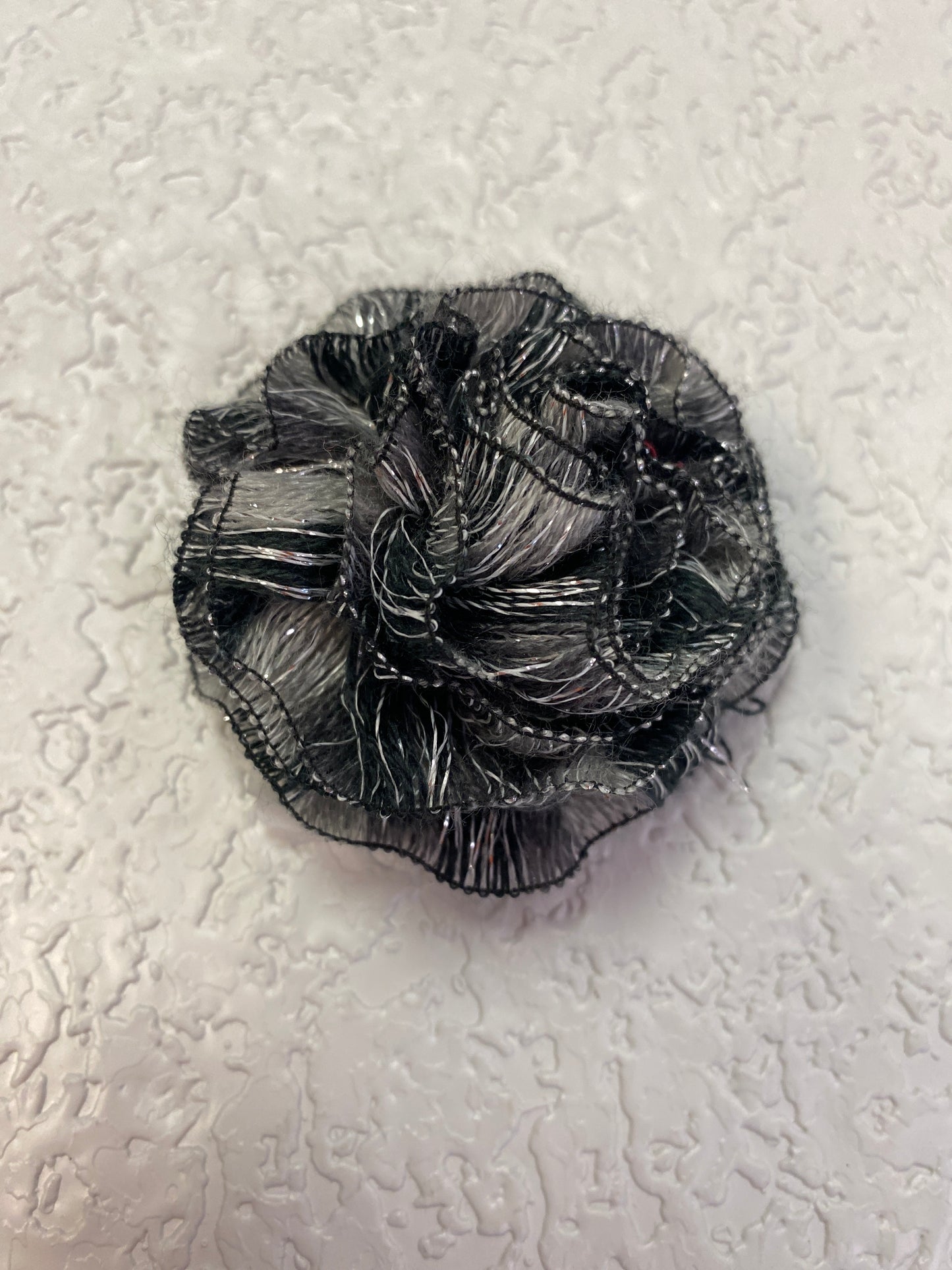 SILVER BLACK SPARKLE FLOWER CLIP