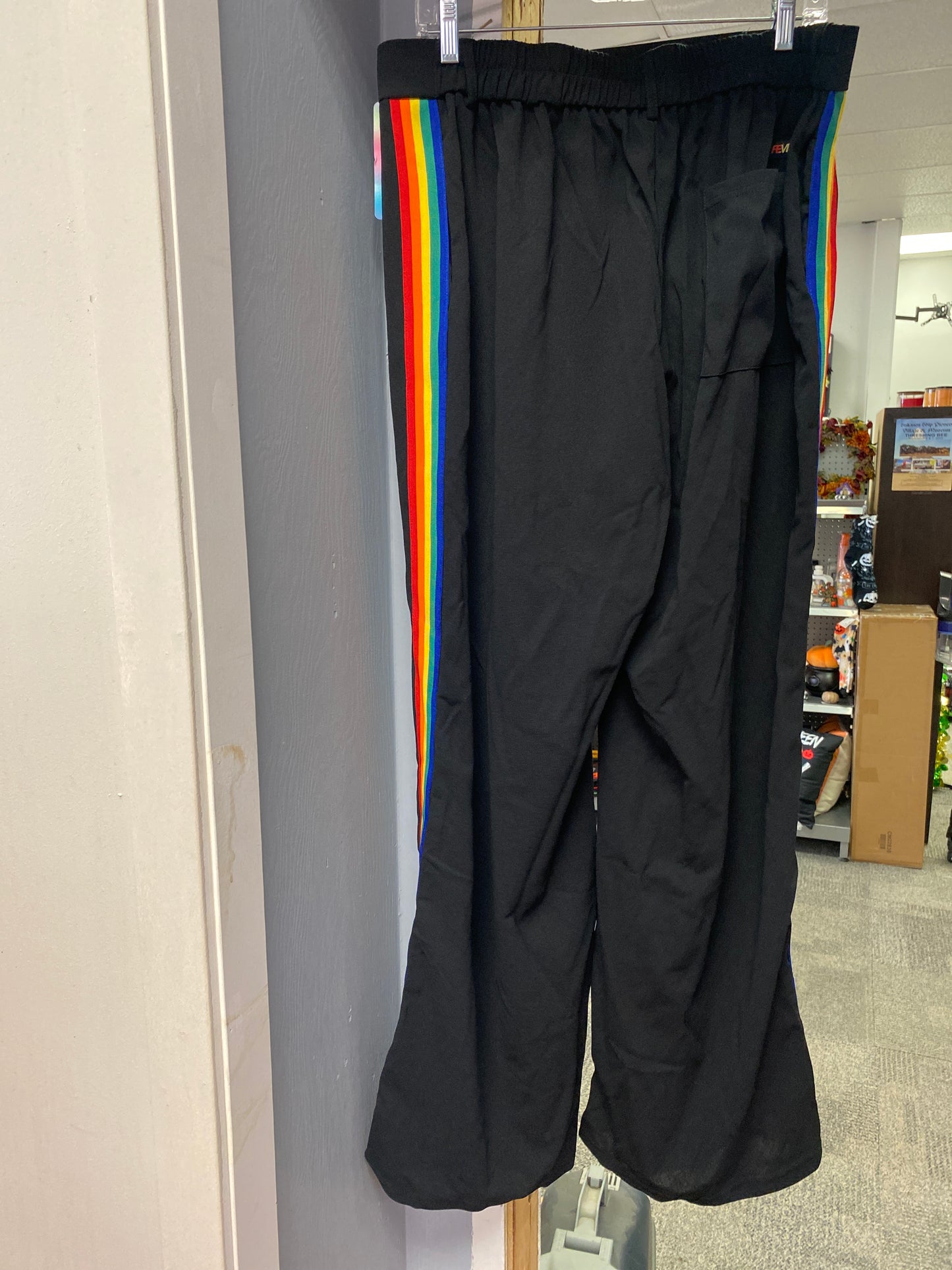 LOOSE TROUSERS WITH RAINBOW STRIPE XL