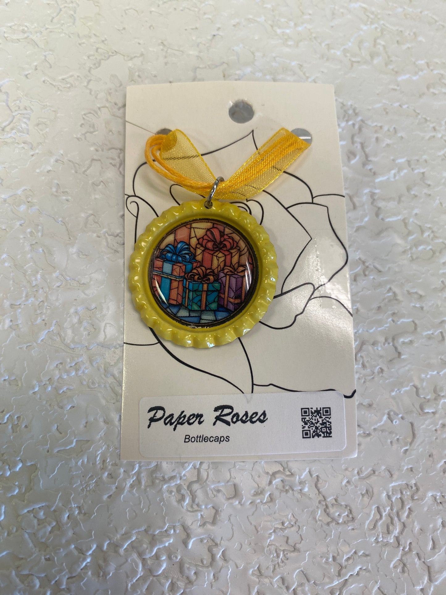 YELLOW GIFTS BOTTLE CAP NECKLACE