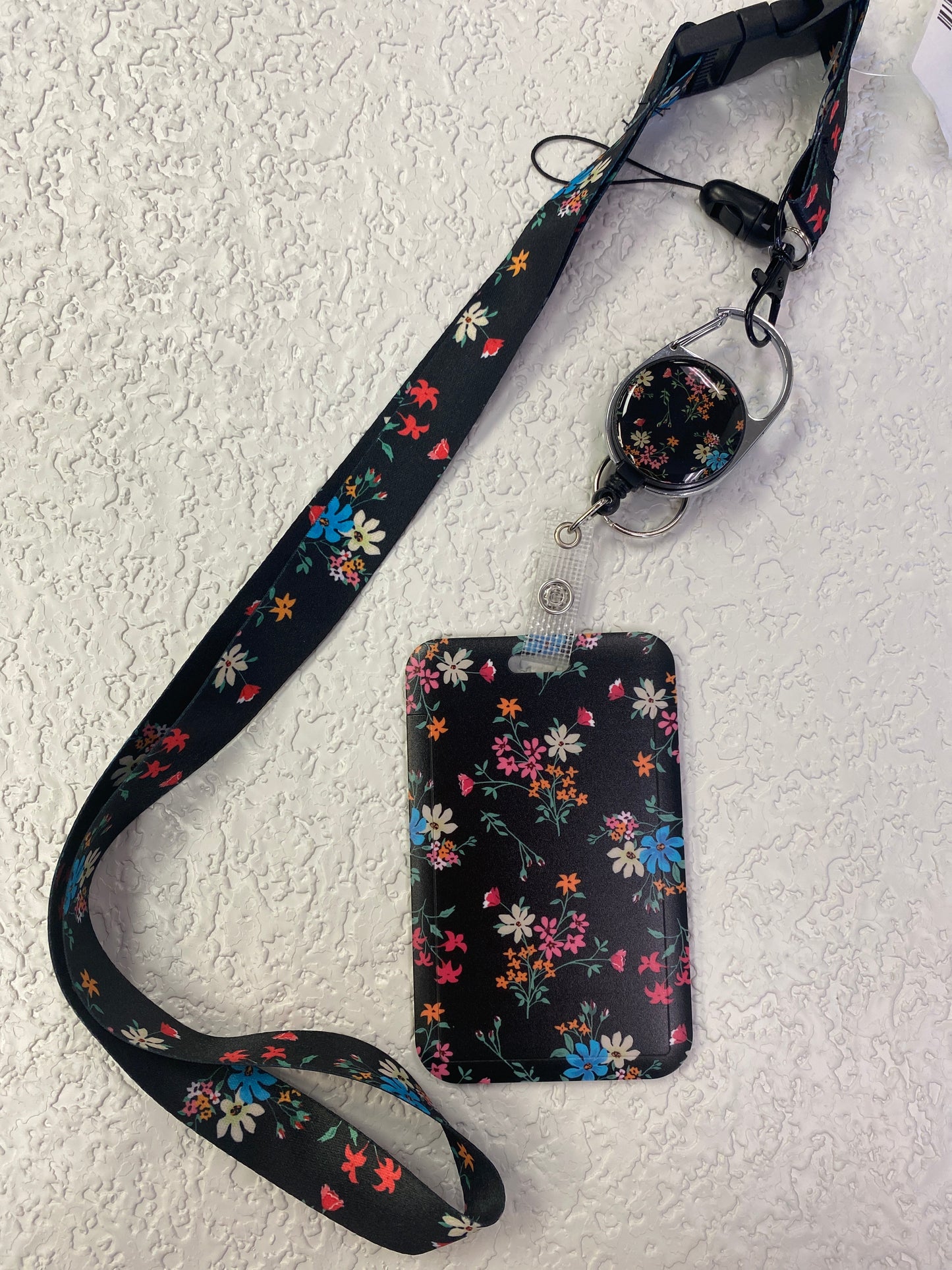 ID BADGE HOLDER WITH LANYARD FLOWERS