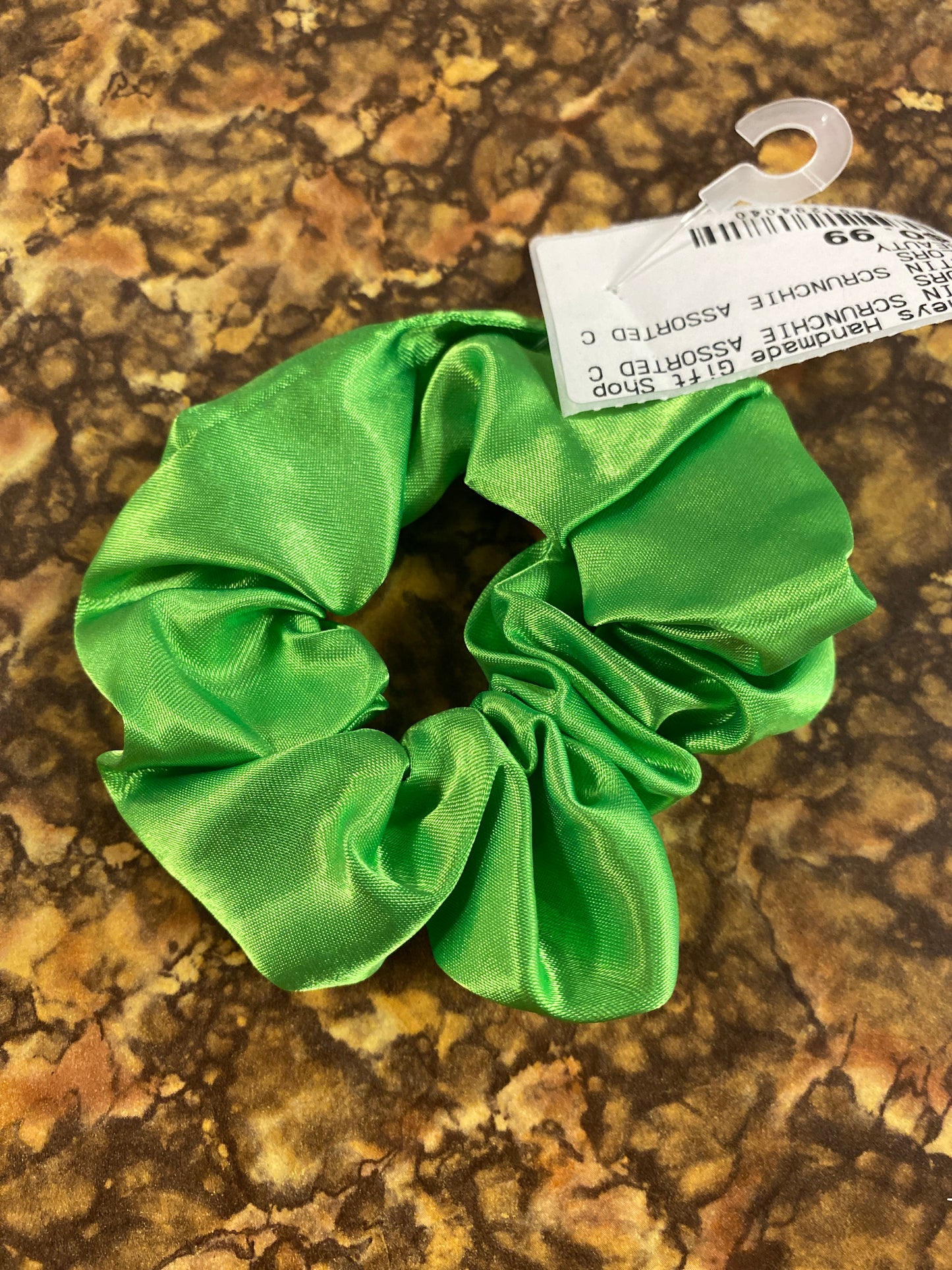 SATIN SCRUNCHIE GREEN