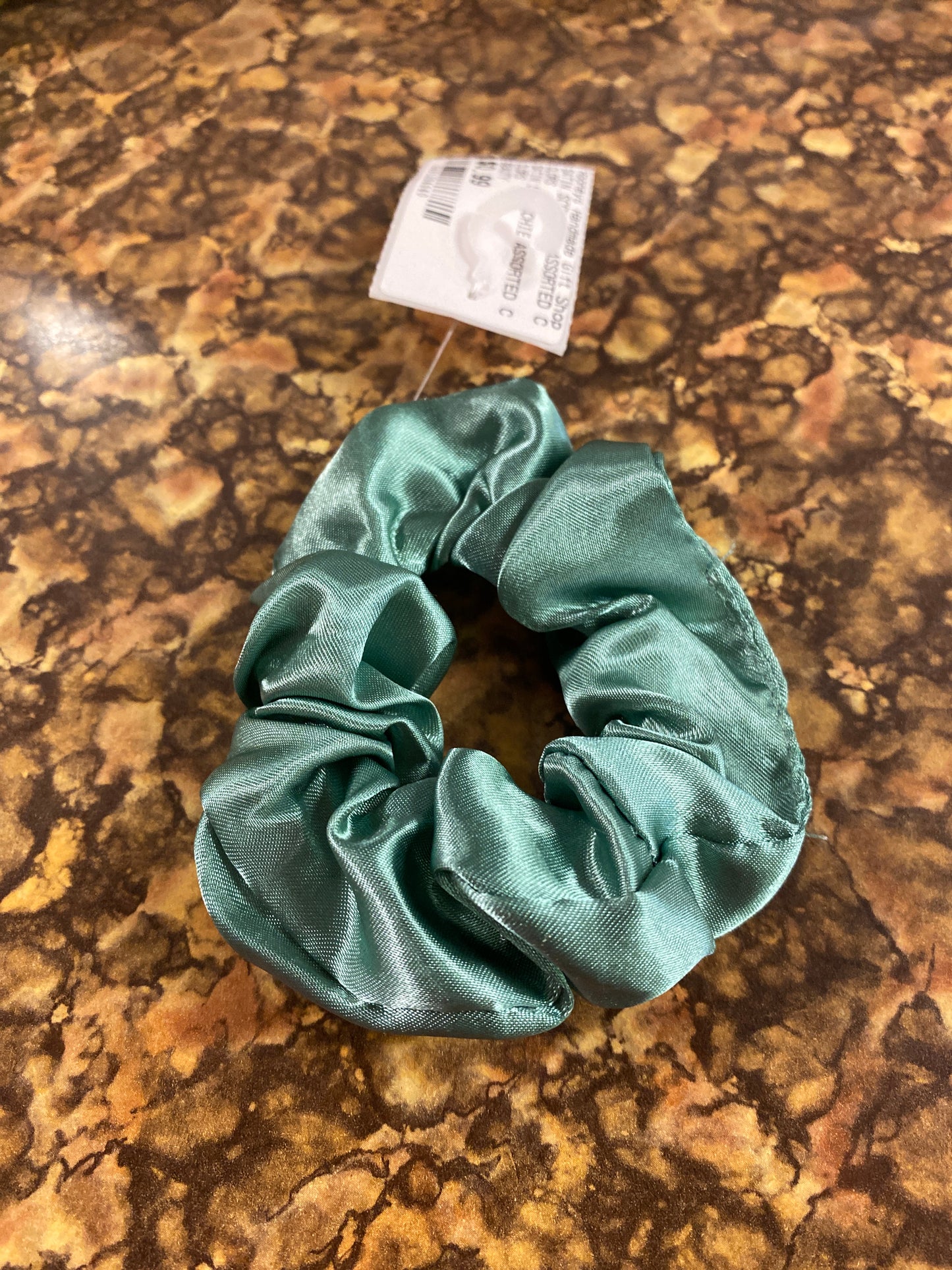 SATIN SCRUNCHIE OLIVE