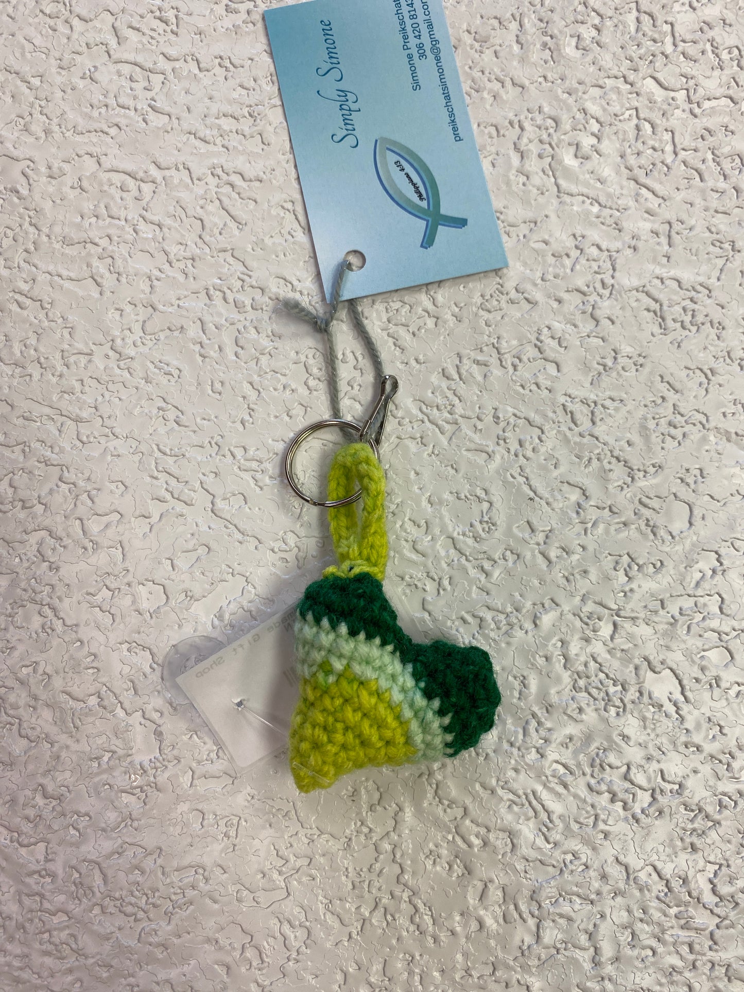 MIX GREEN HEART KEYCHAIN