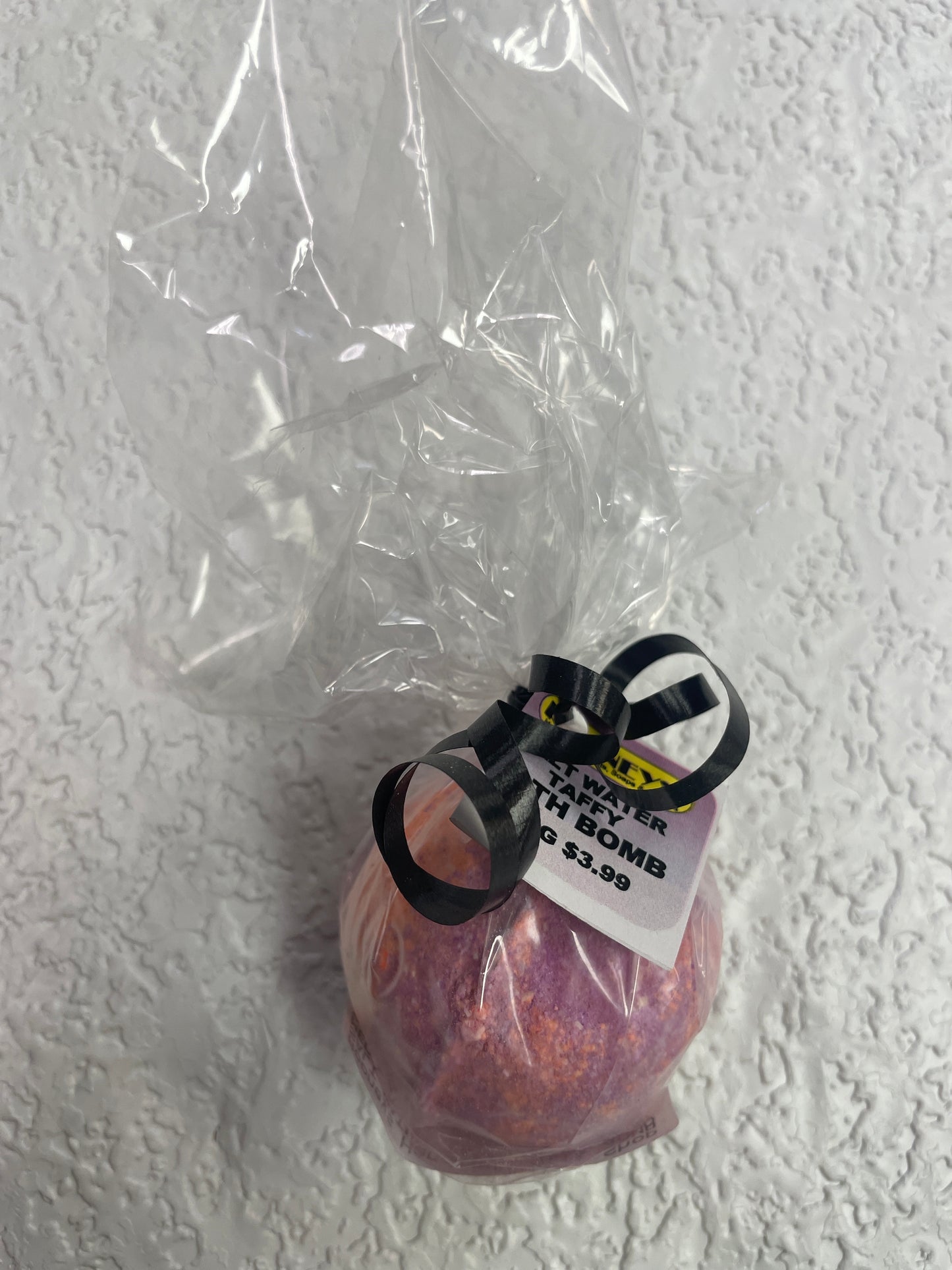 BATH BOMB SALT WATER TAFFY MEDIUM