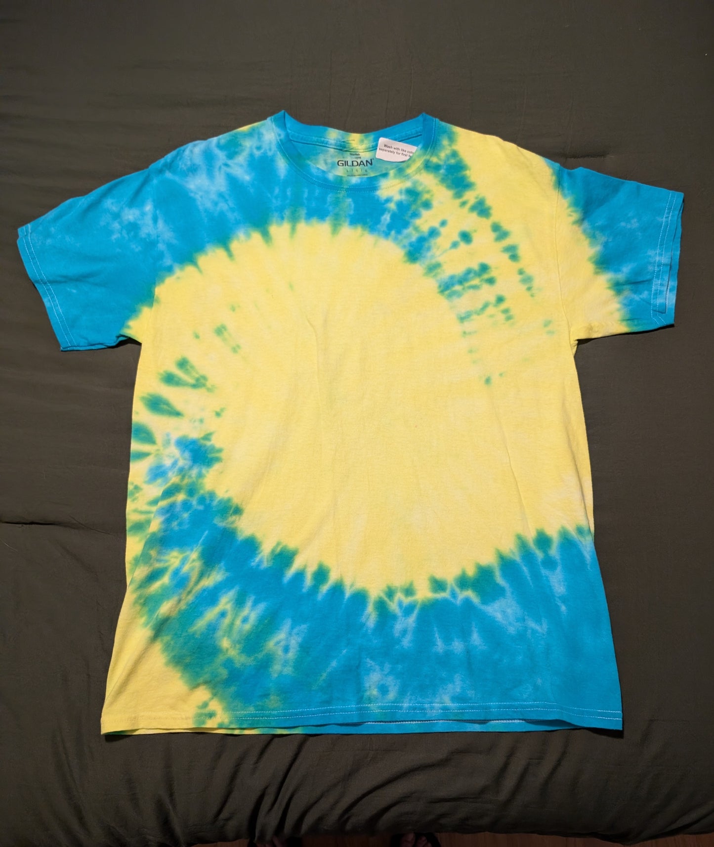 TYE DYED T SHIRT LARGE