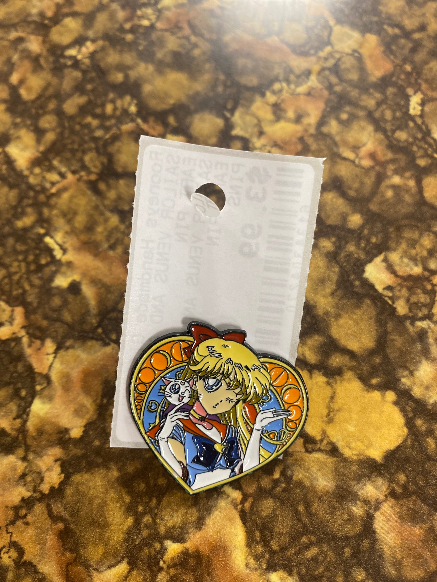 SAILOR VENUS AND ARTIMIS HEART PIN