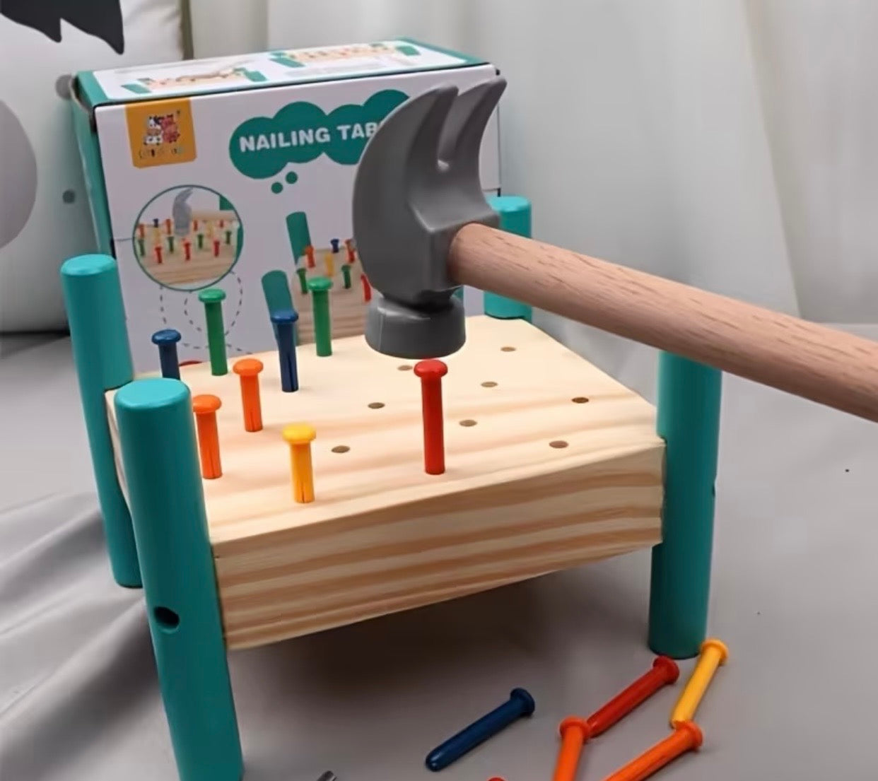 POUNDING TABLE KNOCKING TOY