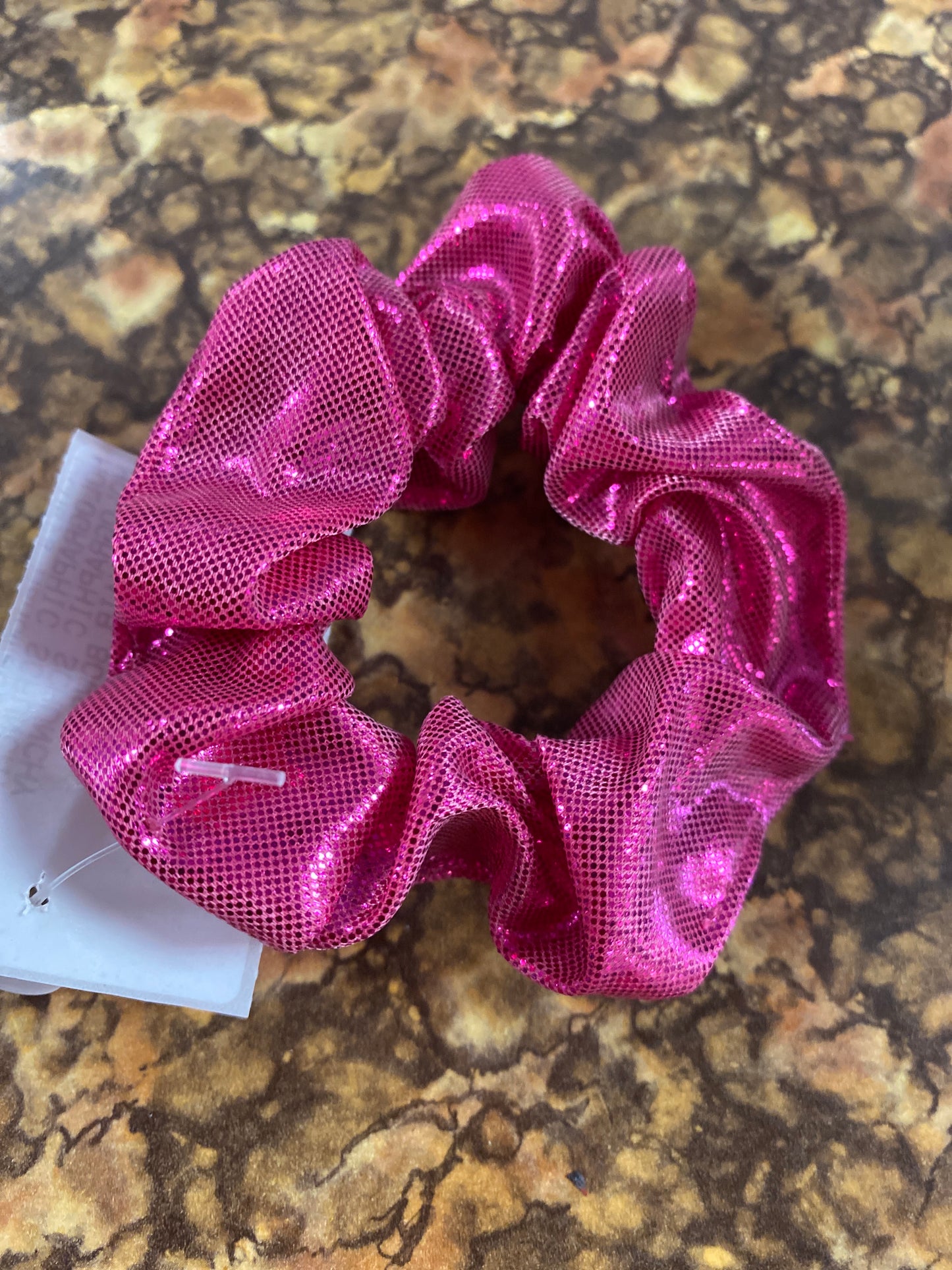 HOLIGHRAPHC SCRUNCHIE DARK PINK