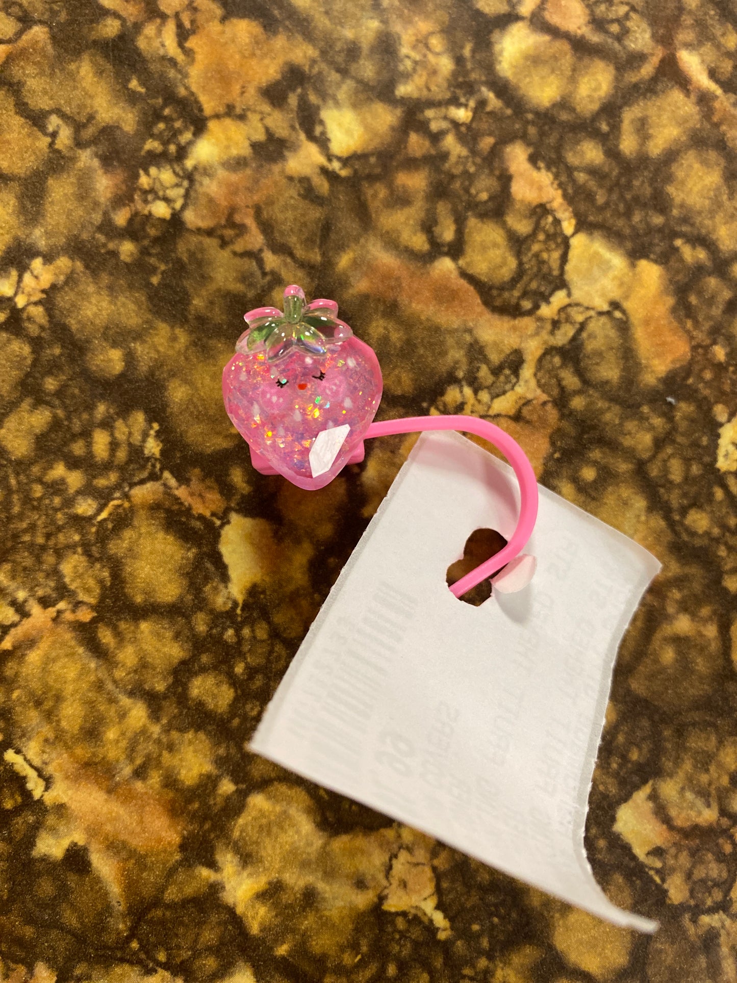 SPARKLE STRAWBERRY STRAW COVER