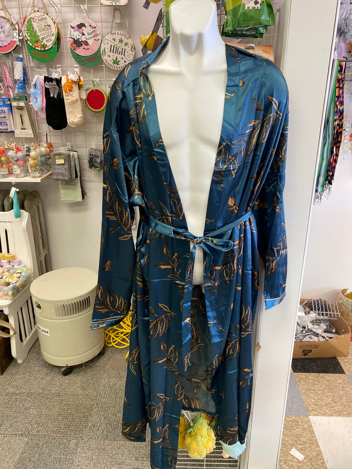 V NECK LONG SLEEVES ROBE MEDIUM
