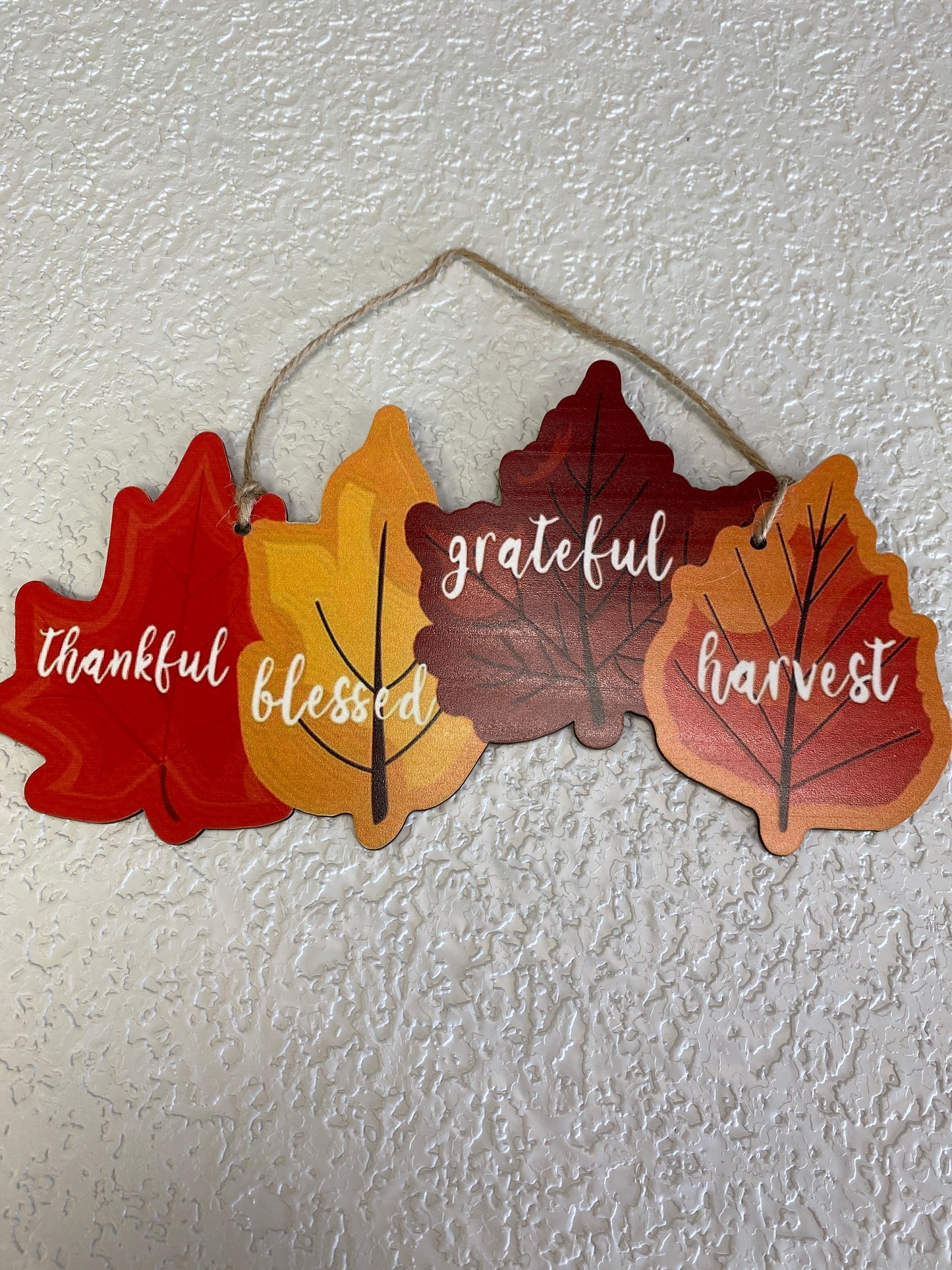 RUSTIC WOODEN AUTUMN LEAVES DECOR