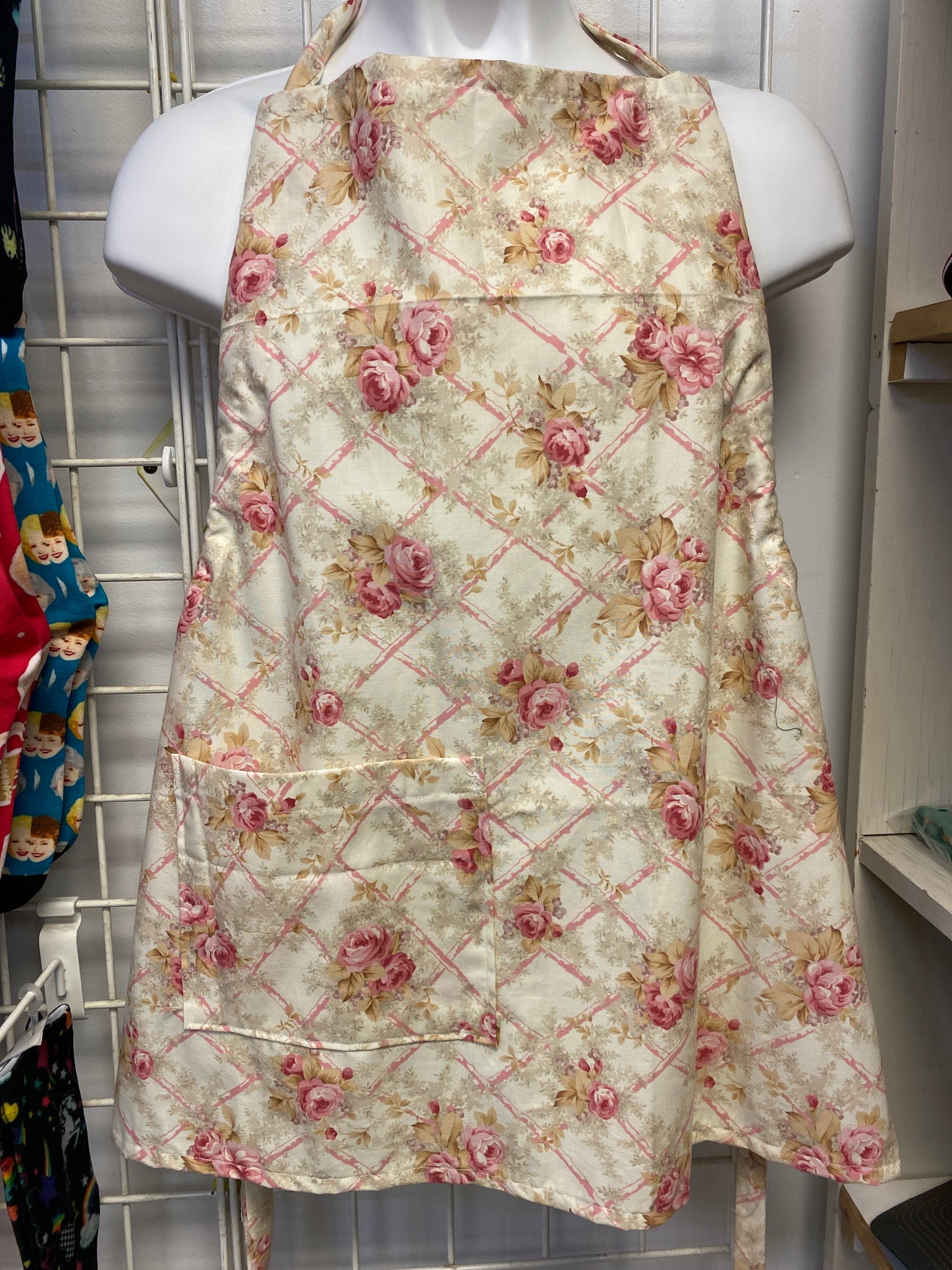 ADULT APRON