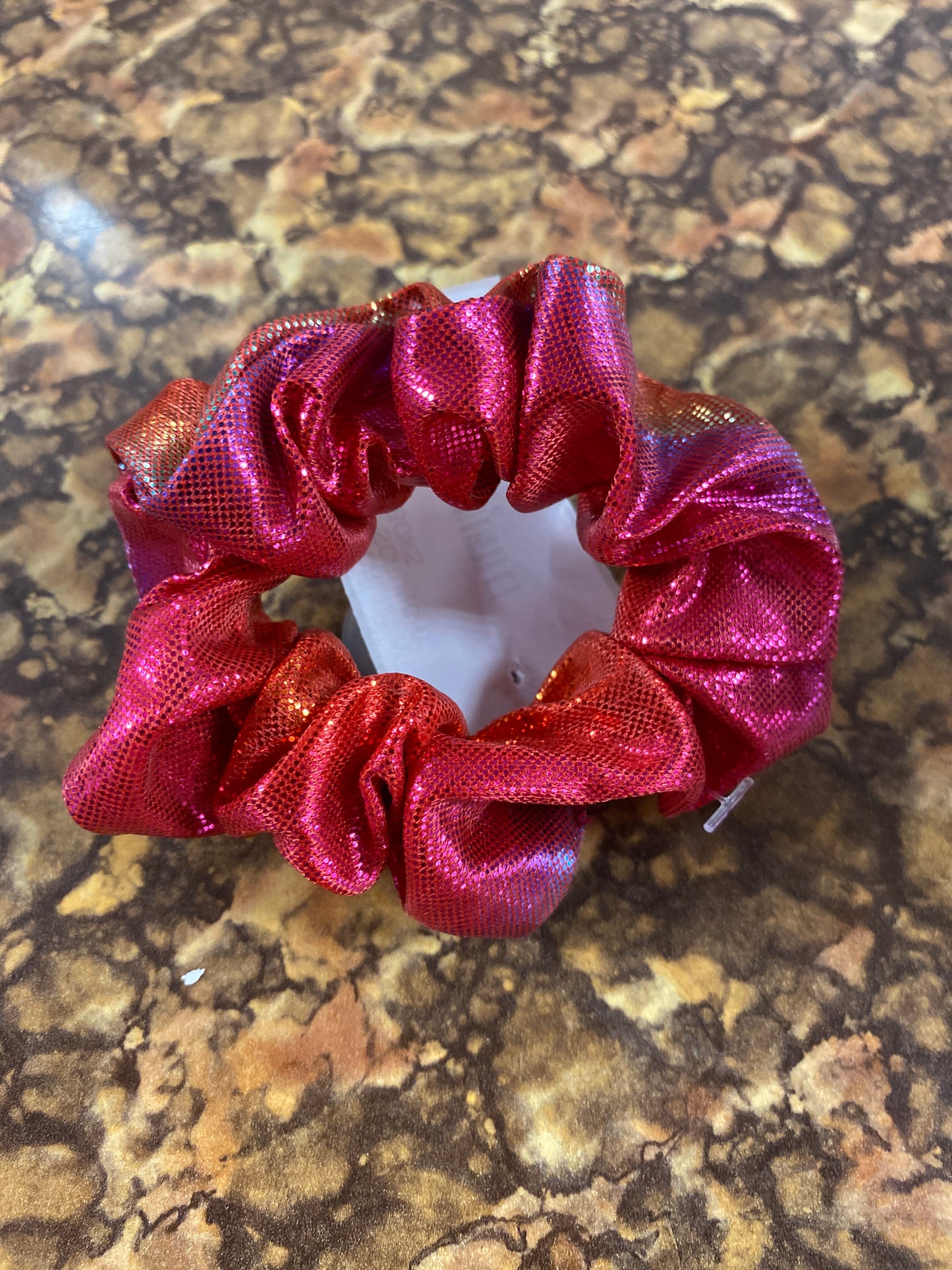 HOLOGRAPHIC SCRUNCHIE ORANGE PINK