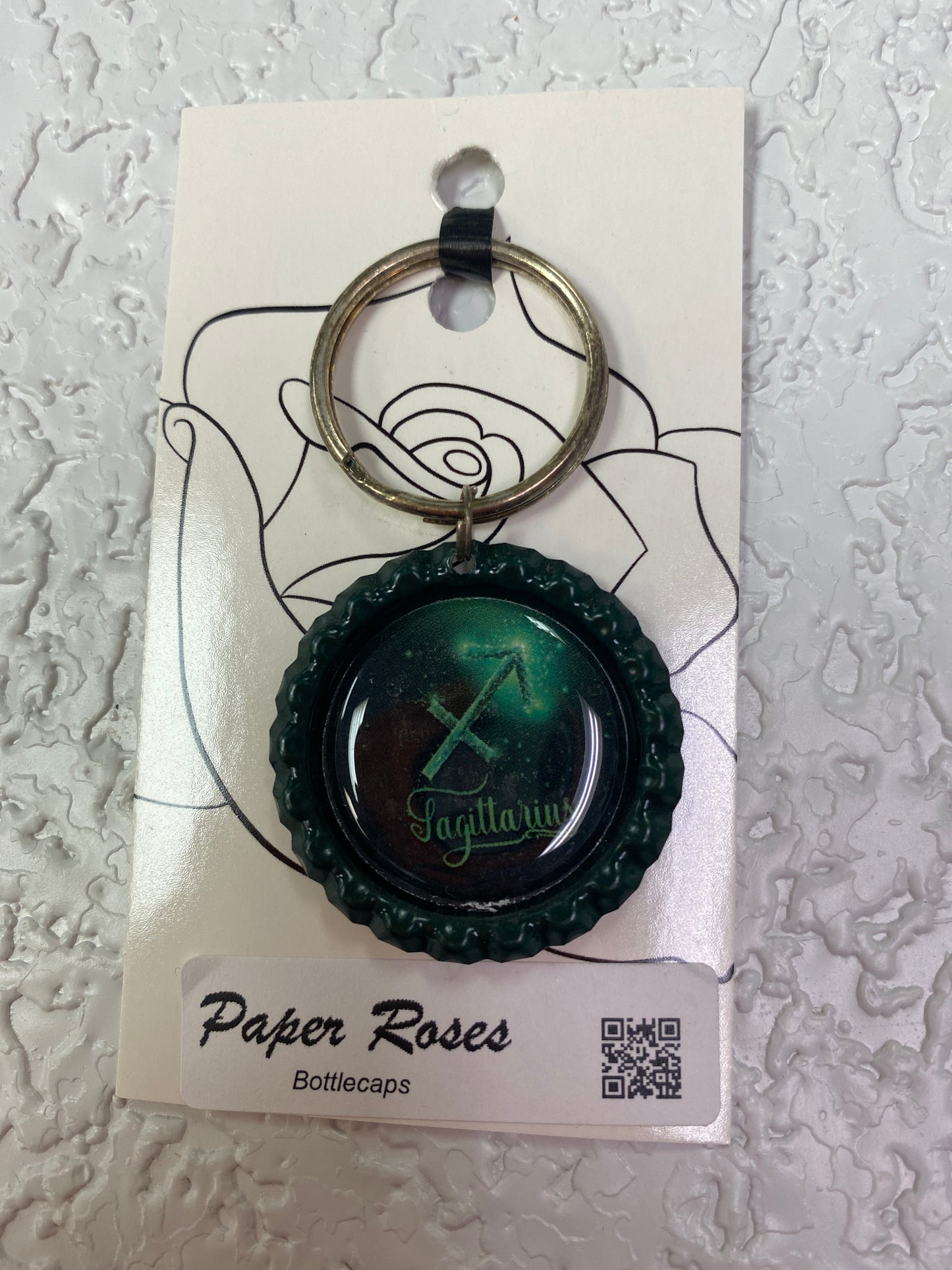 DARK GREEN SAGI BOTTLE CAP KEYCHAIN