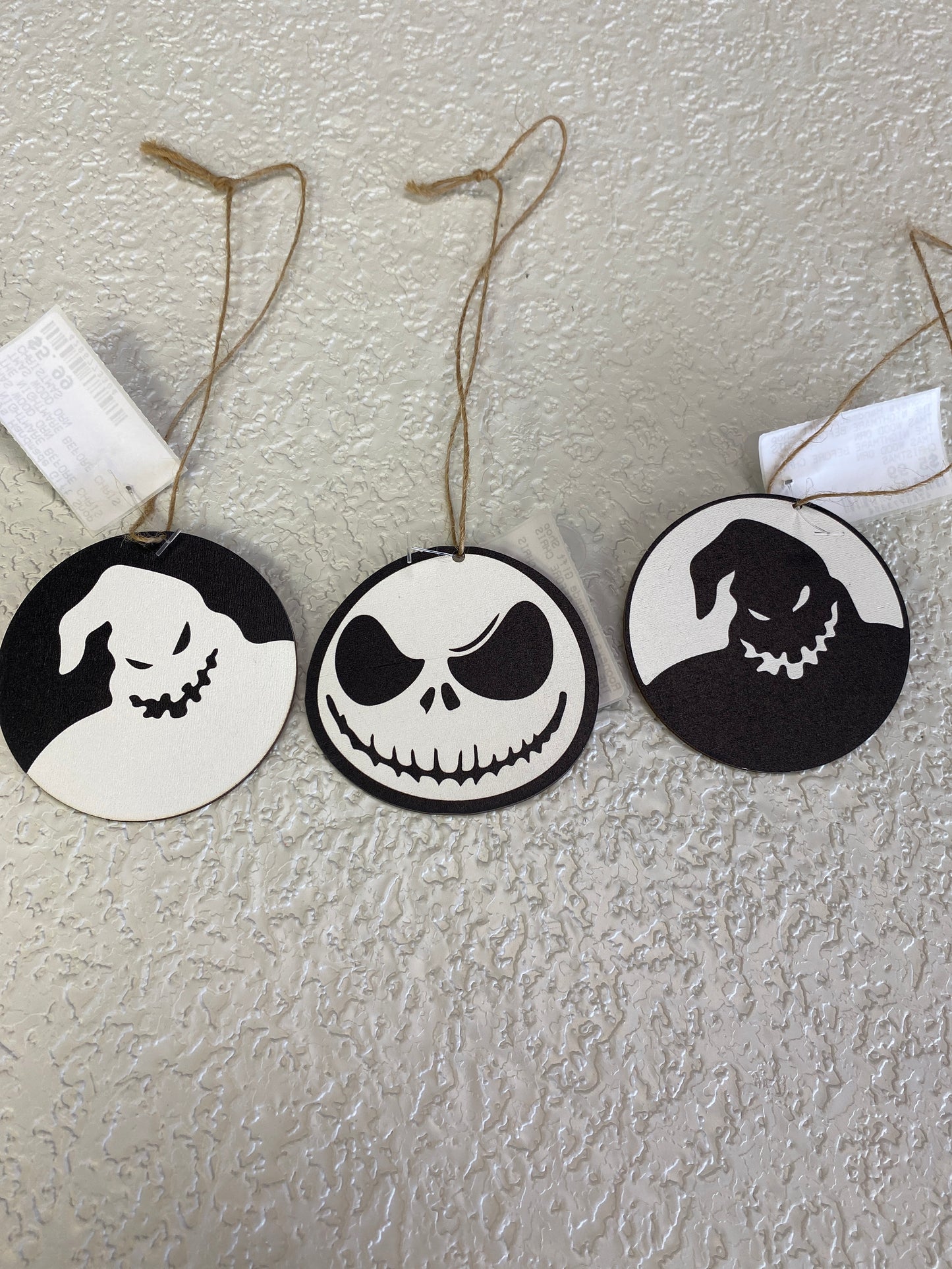 THE NIGHTMARE BEFORE CHRISTMAS WOOD ORN