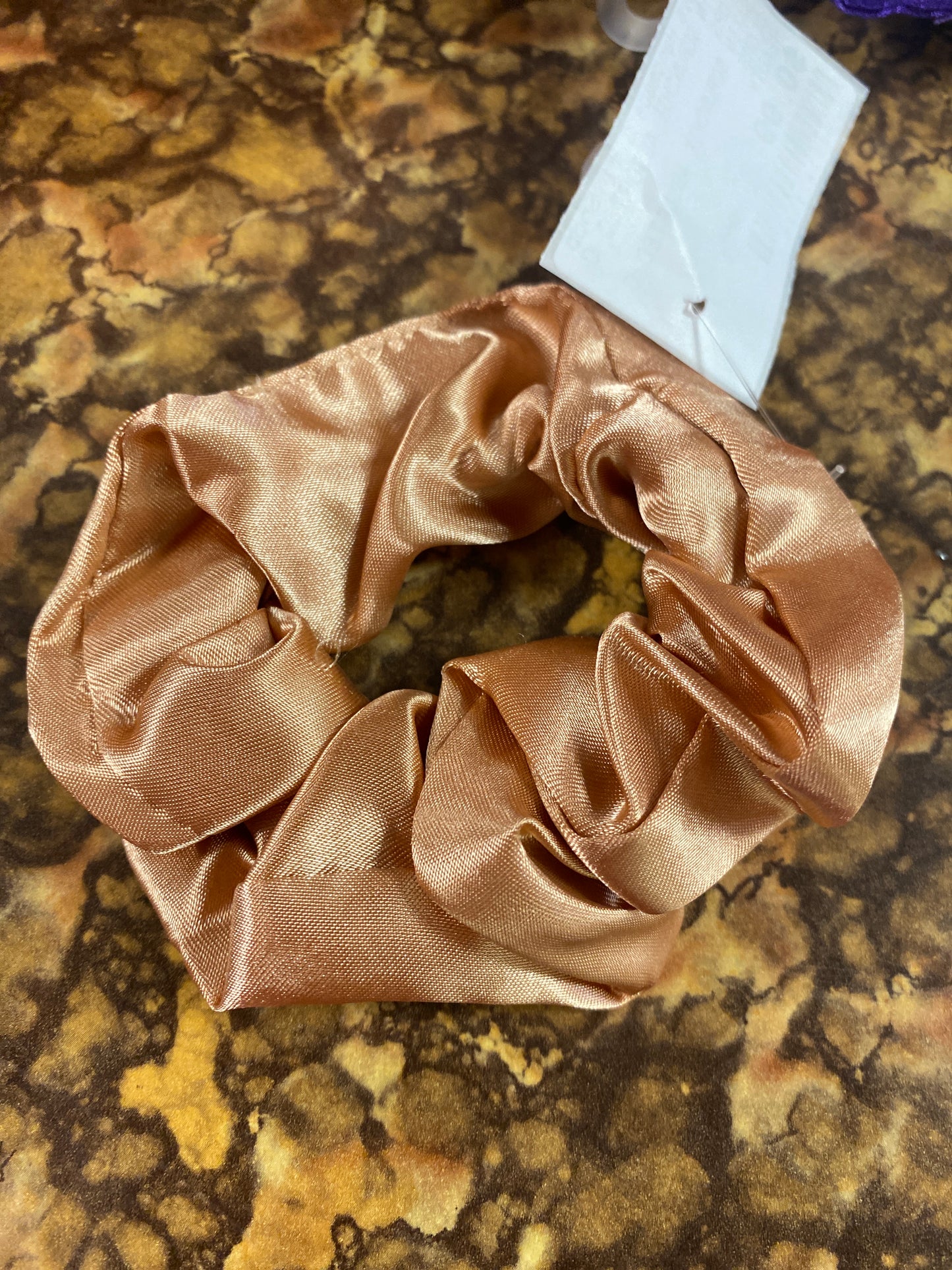 SATIN SCRUNCHIE ROSE GOLD