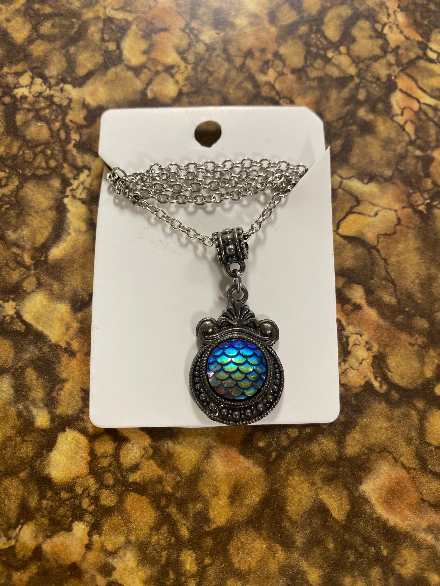 MERMAID SCALE NECKLACE DARK BLUE