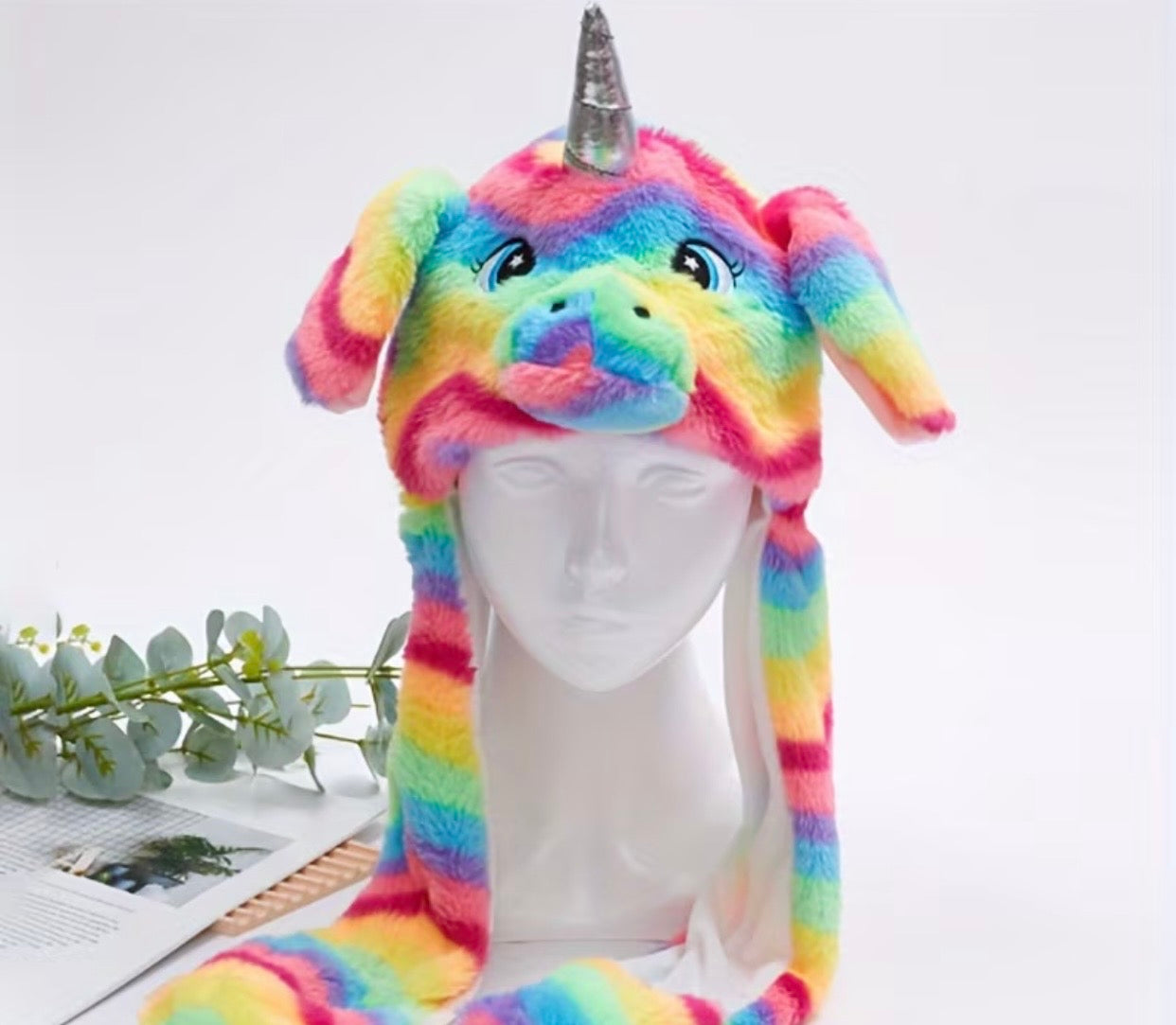 RAINBOW UNICORN MOVING EARS HAT