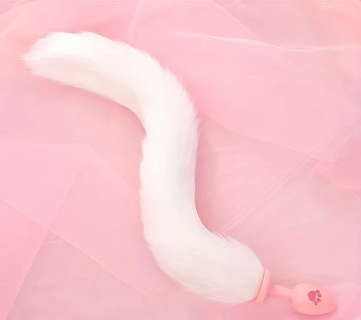 WHITE TAIL BUTT PLUG