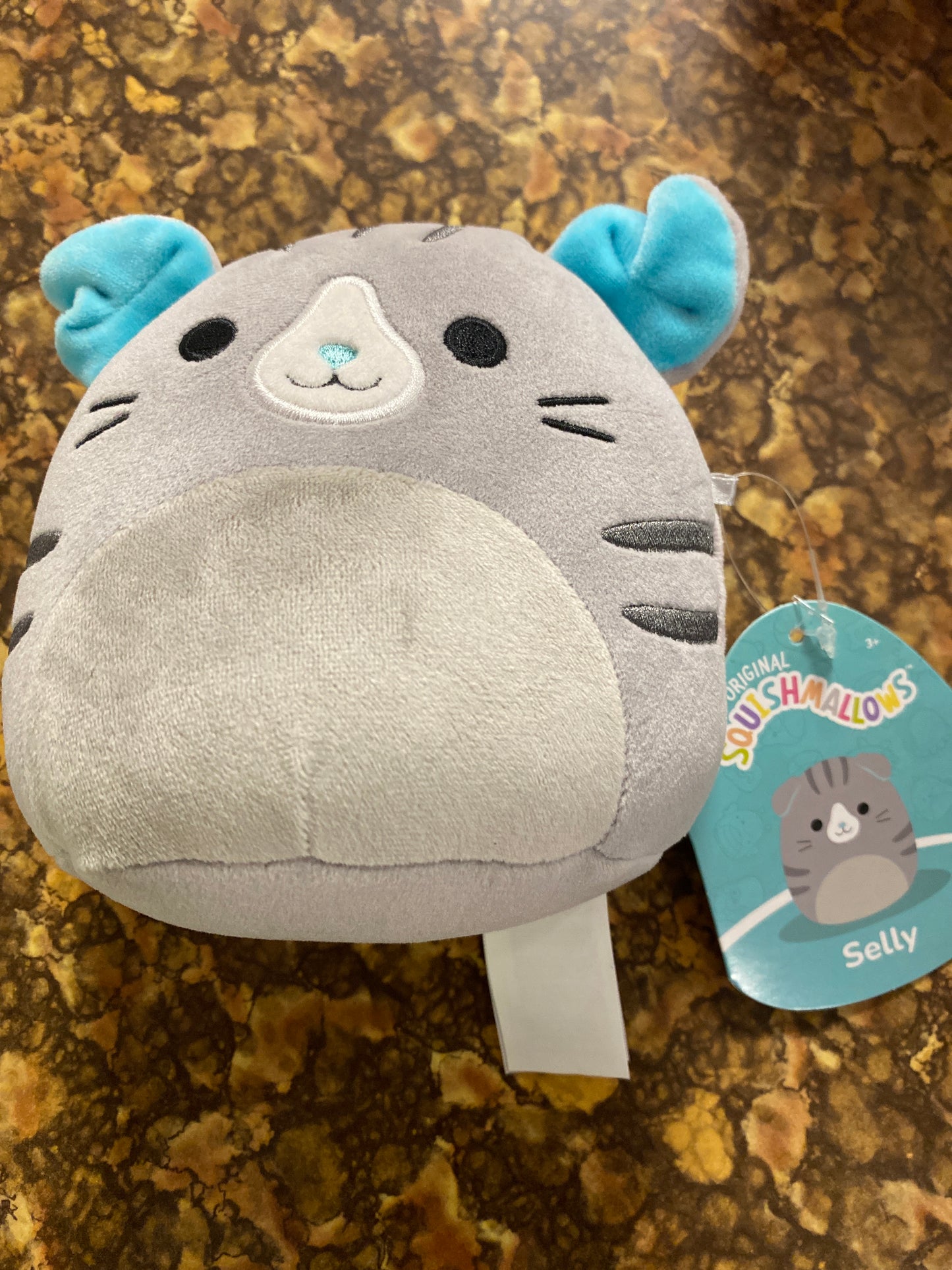 SQUISHMALLOW 5 INCH SELLY
