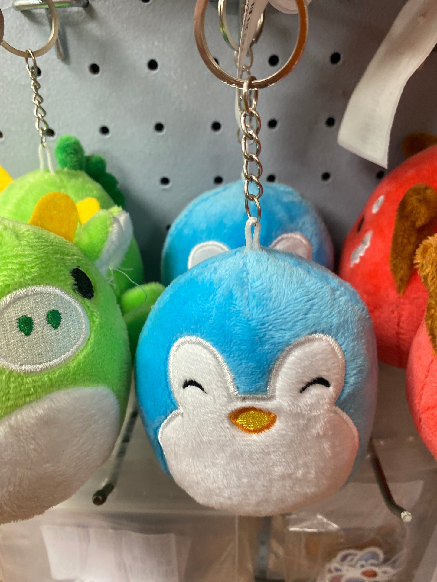 PLUSH PENGUIN KEYCHAIN