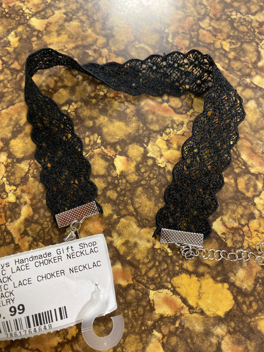 WIDE BLACK LACE CHOKER