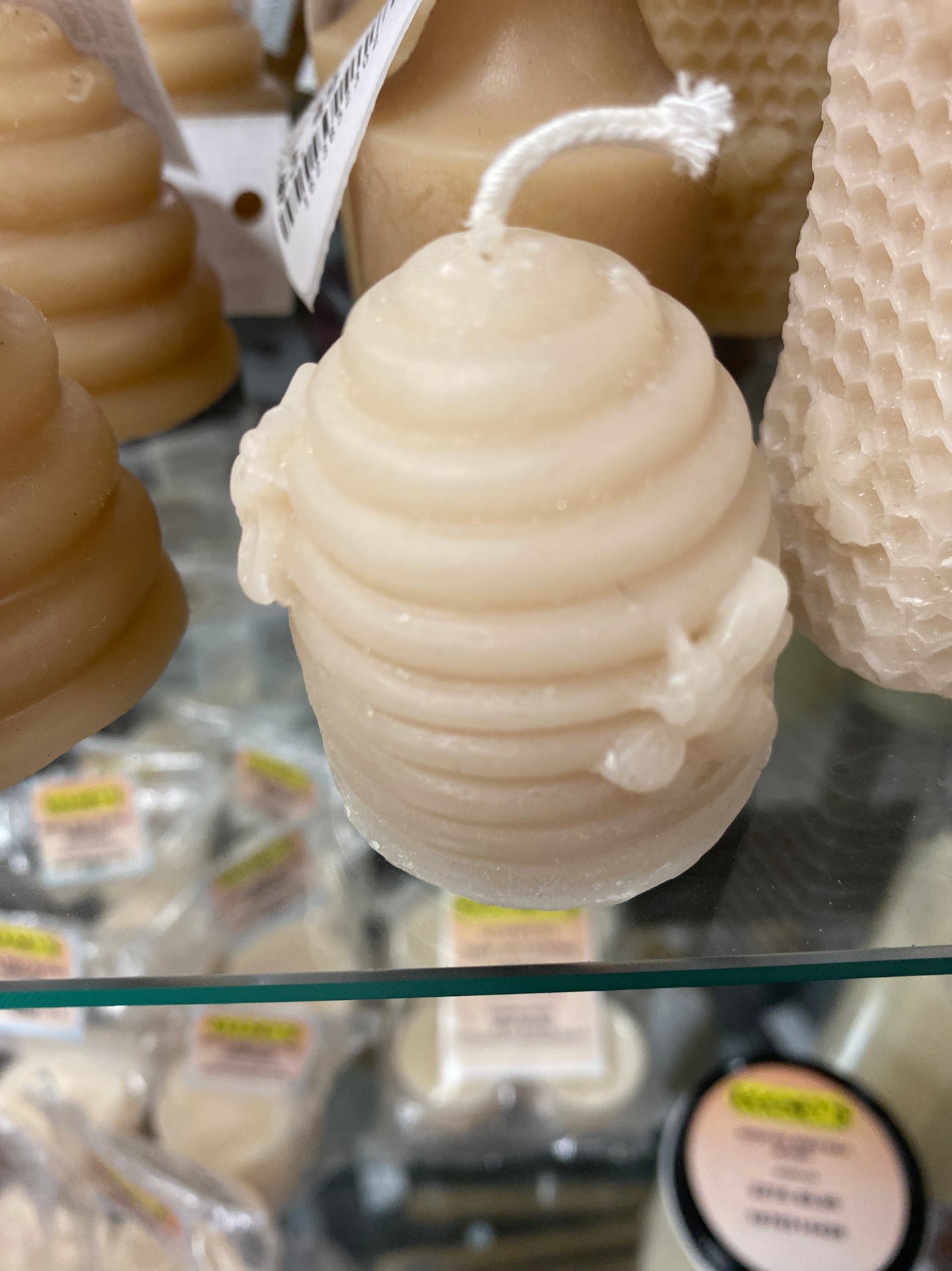 SMALL BEEHIVE BESSWAX CANDLE