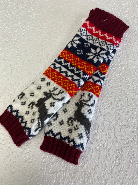 BURGUNDY CABLE MITTENS