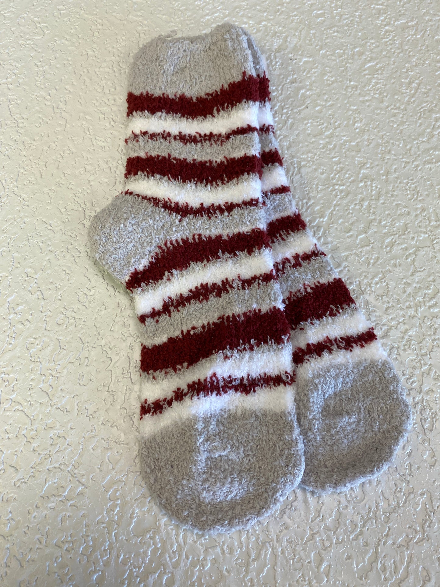 FLEECE SOCKS GREY RED
