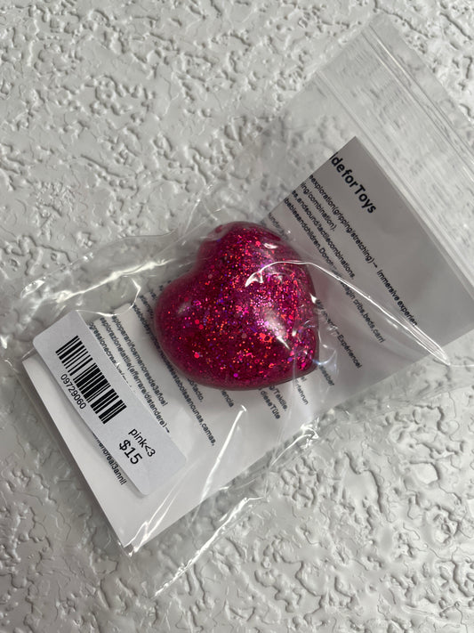 PINK HEART GLITTER SQUISH