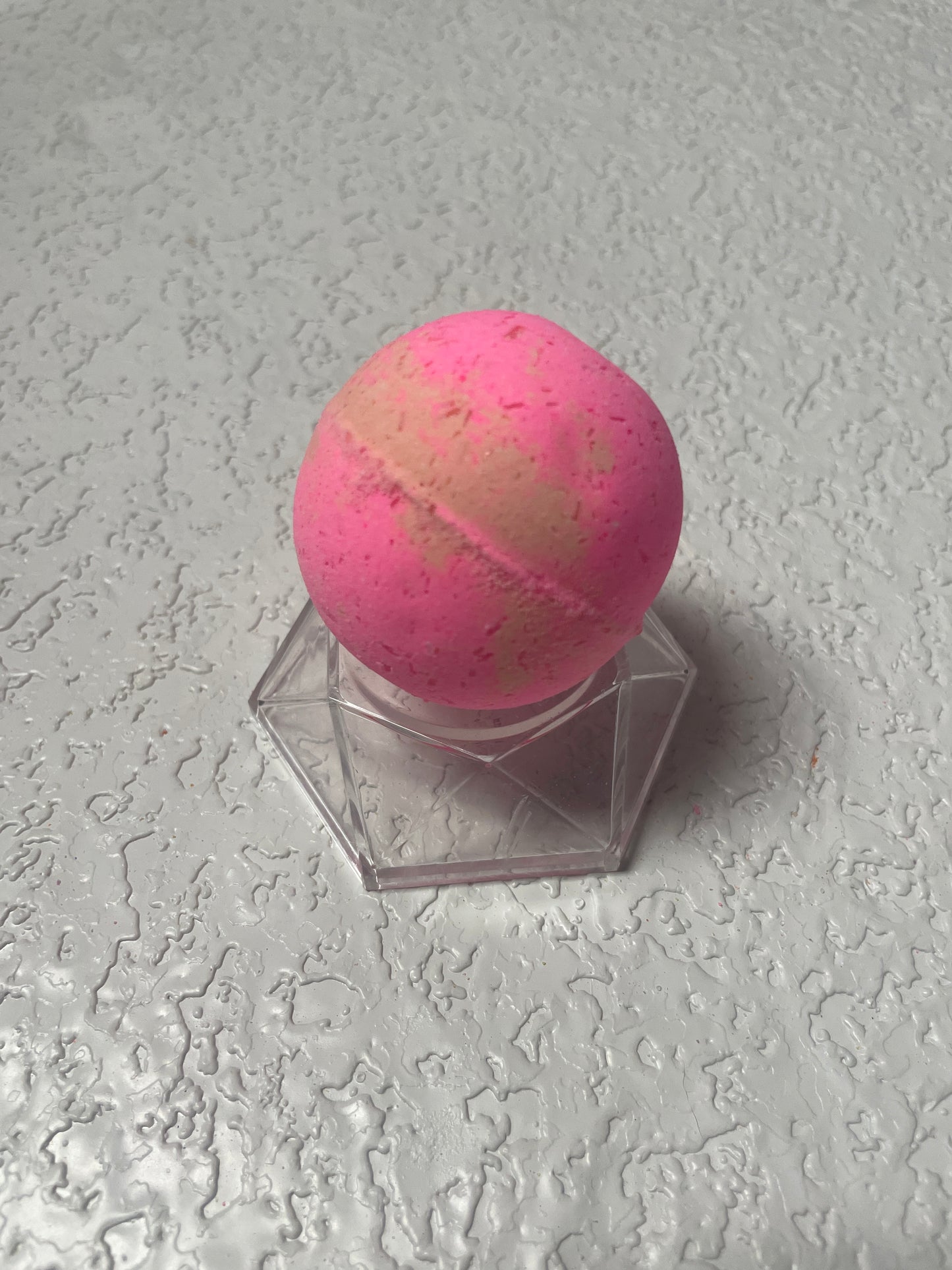 BATH BOMB BOURBON STRAWBERRY VANILLA