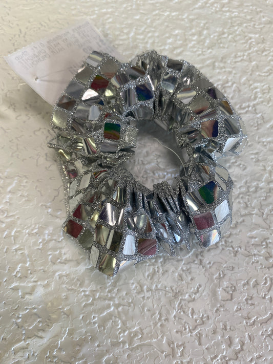 SILVER SHINY HAIR CRUNCHIE