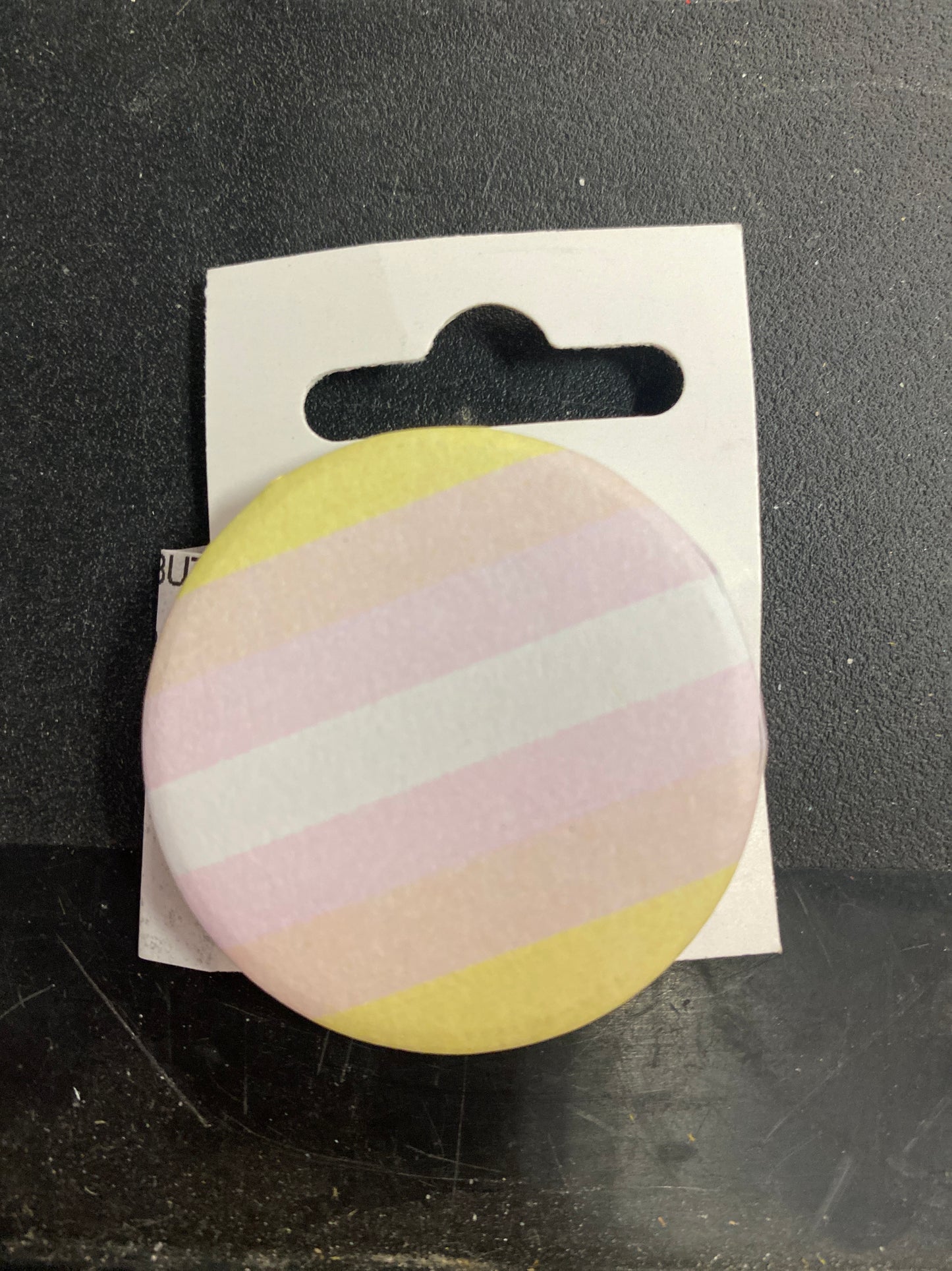 PANGENDER PRIDE FLAG BUTTON
