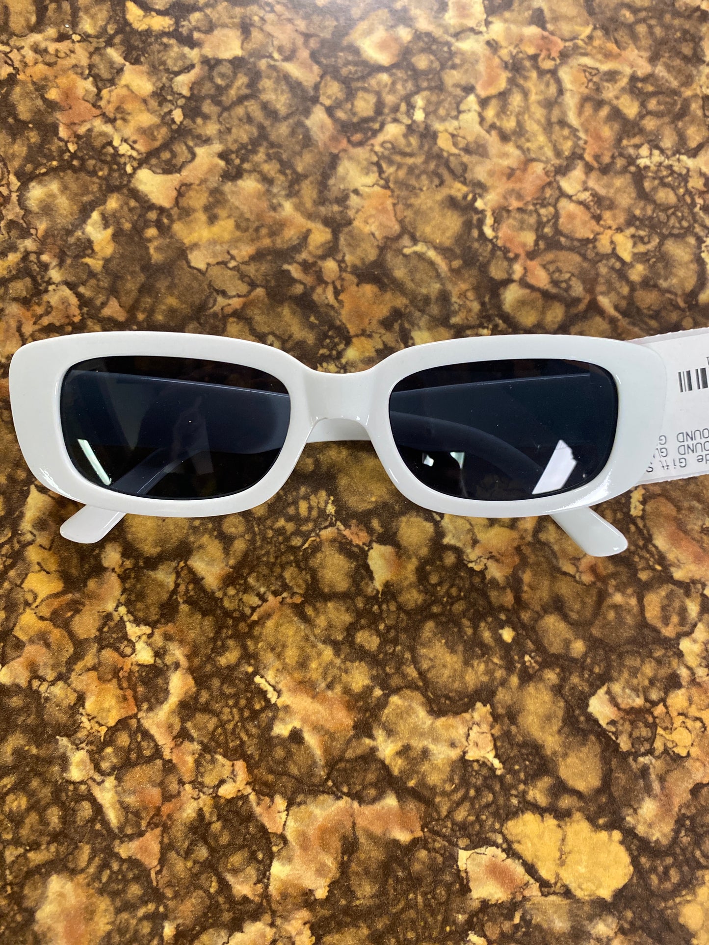 WHITE SQUARE ROUND GLASSES