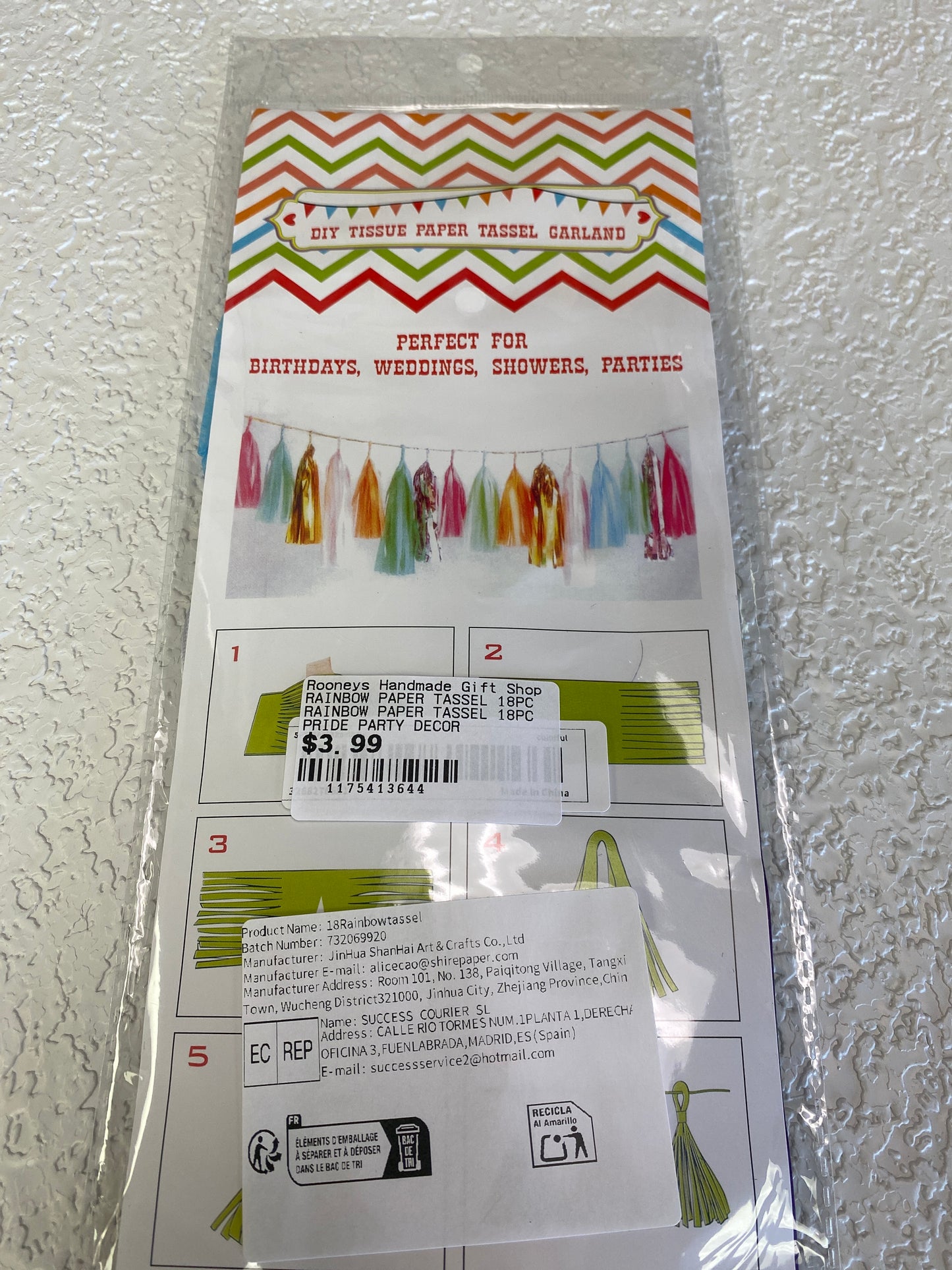 RAINBOW PAPER TASSEL 18PC