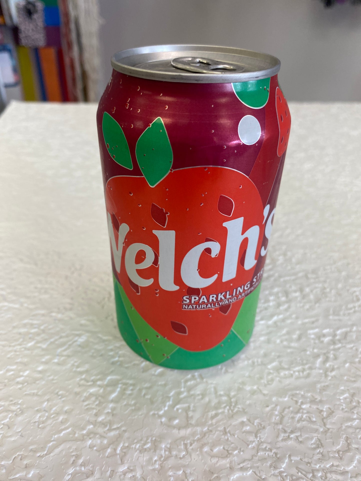 WELCHS SPARKLING STRAWBERRY SODA SINGLE CAN