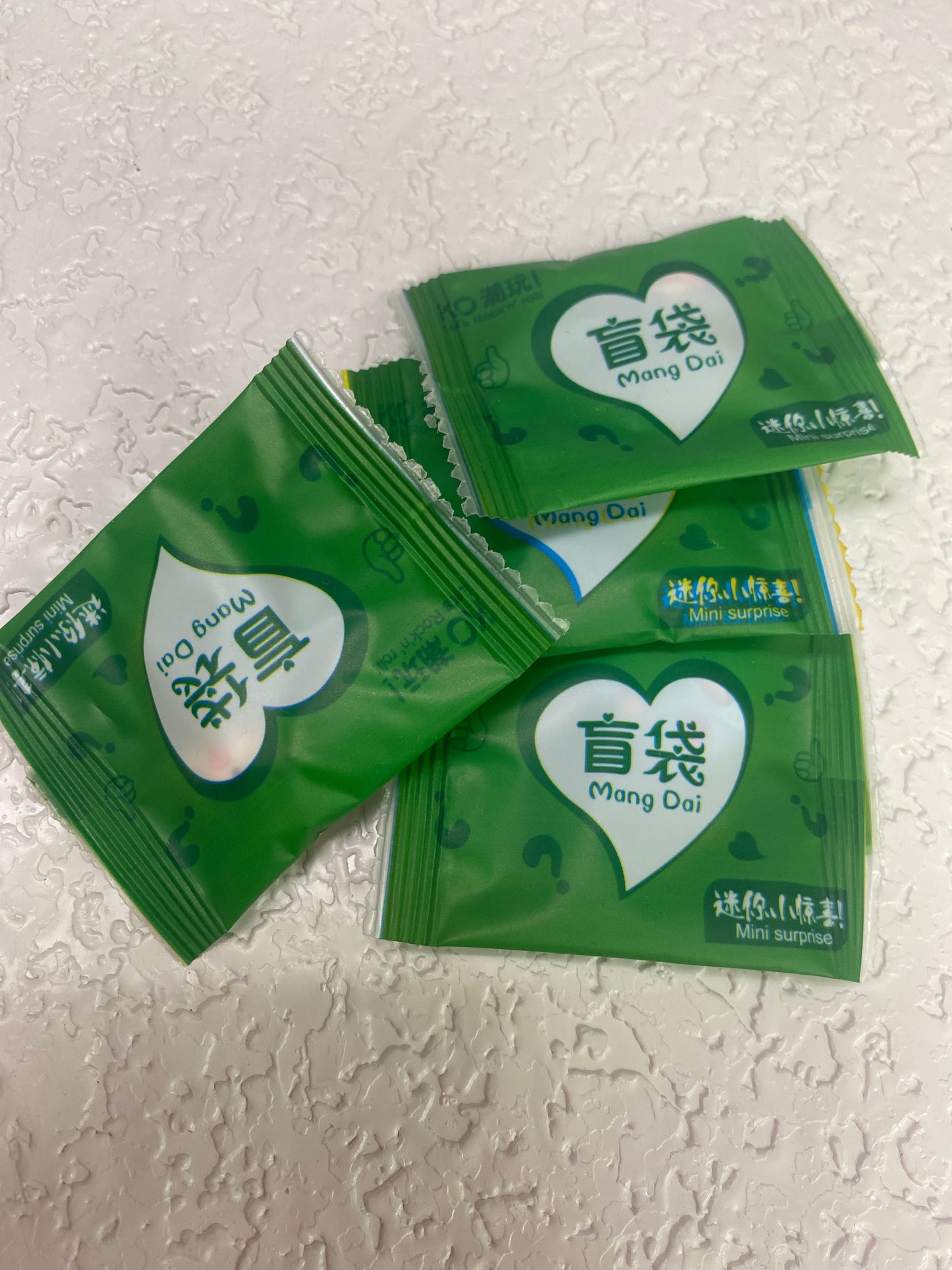 MINI SURPRISE TOY GREEN BAG