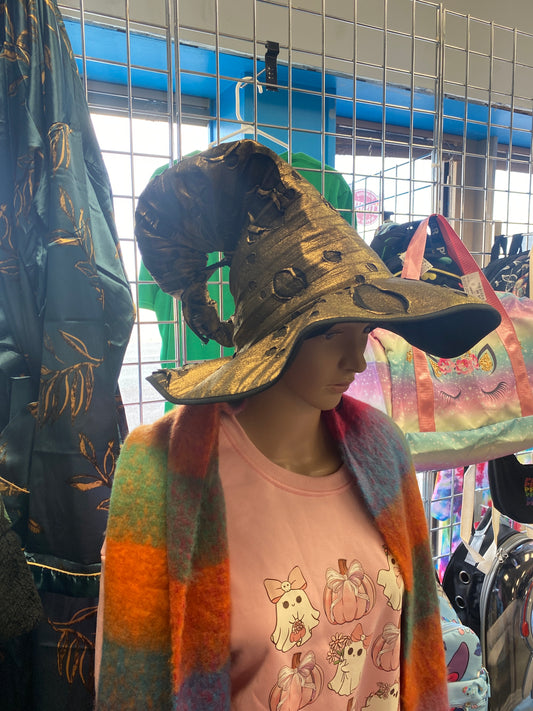 GOLDEN WITCH HAT