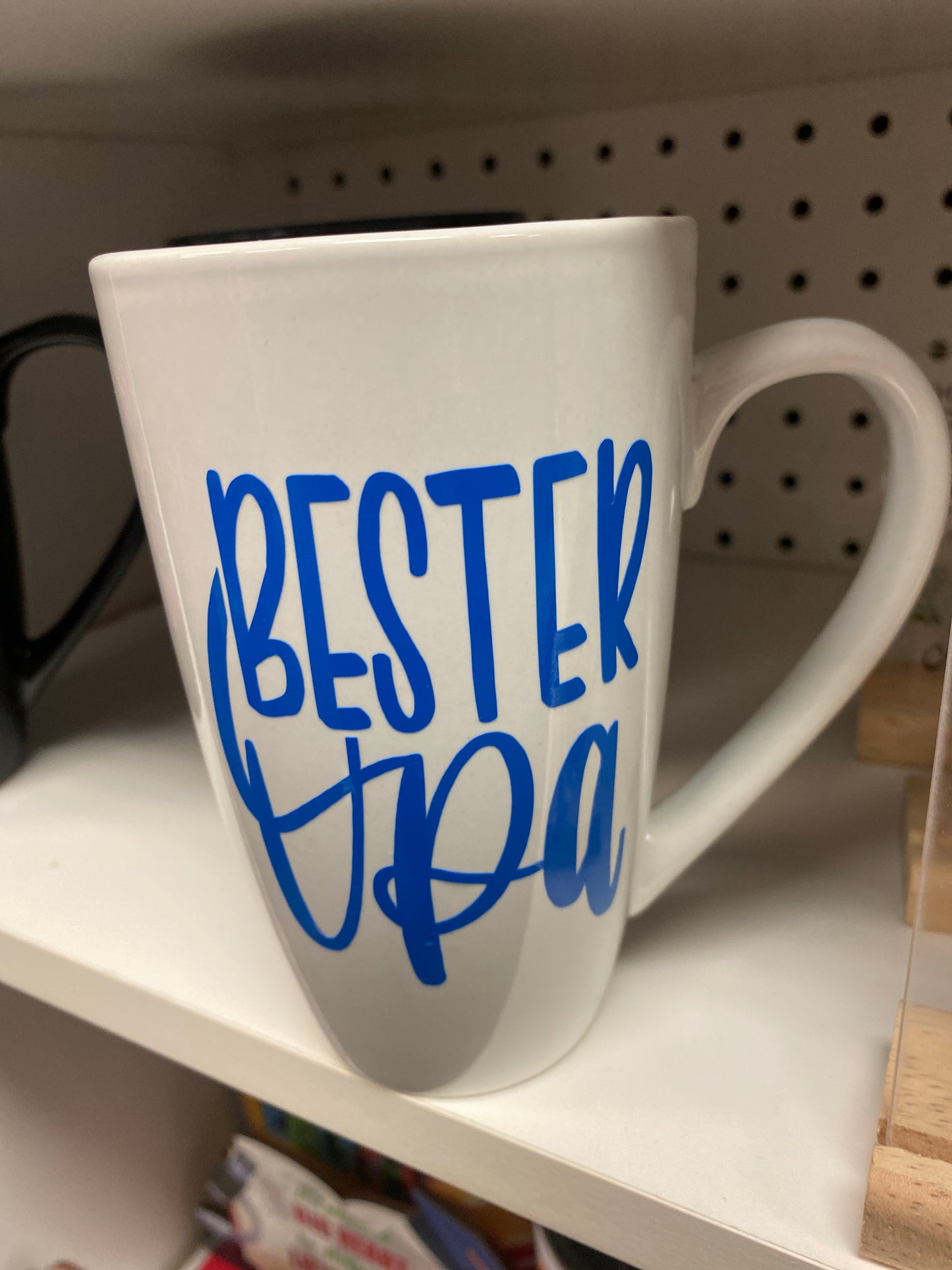 WHITE COFFEE MUG BESTER OPA