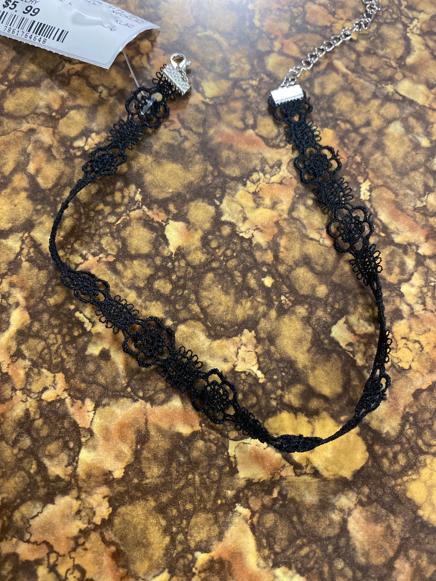 BLACK FLOWER LACE CHOKER