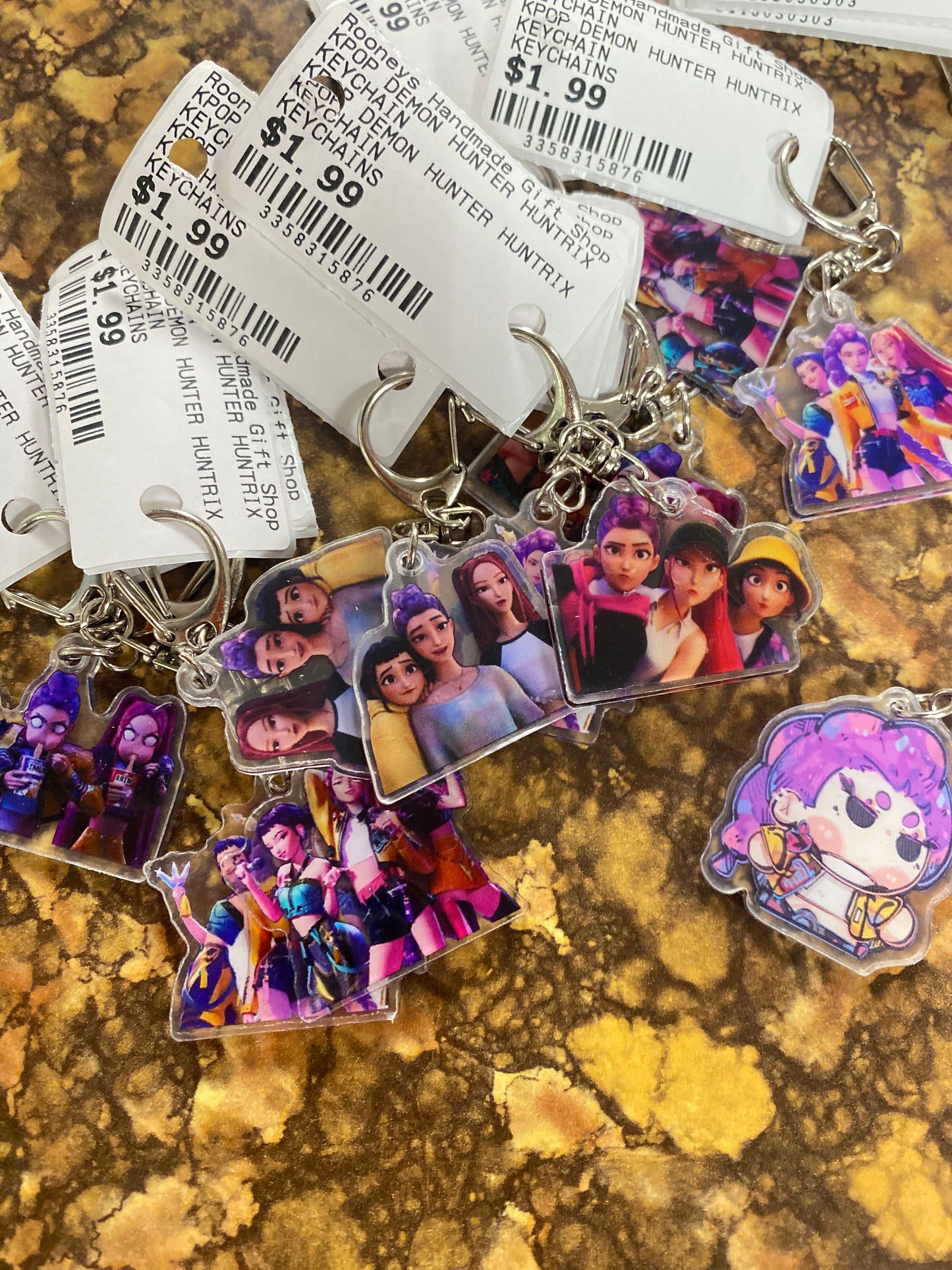 KPOP DEMON HUNTER HUNTRIX KEYCHAIN