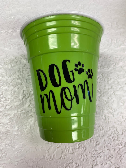 DOG MOM GREEN SOLO CUP