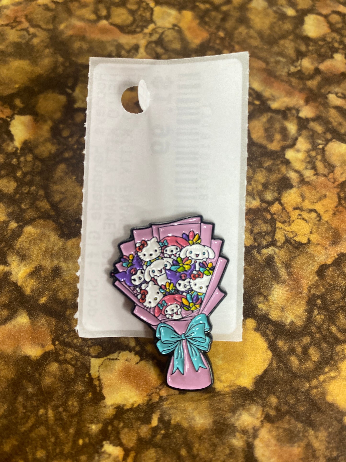 HELLO KITTY PURPLE FLOWERS PIN