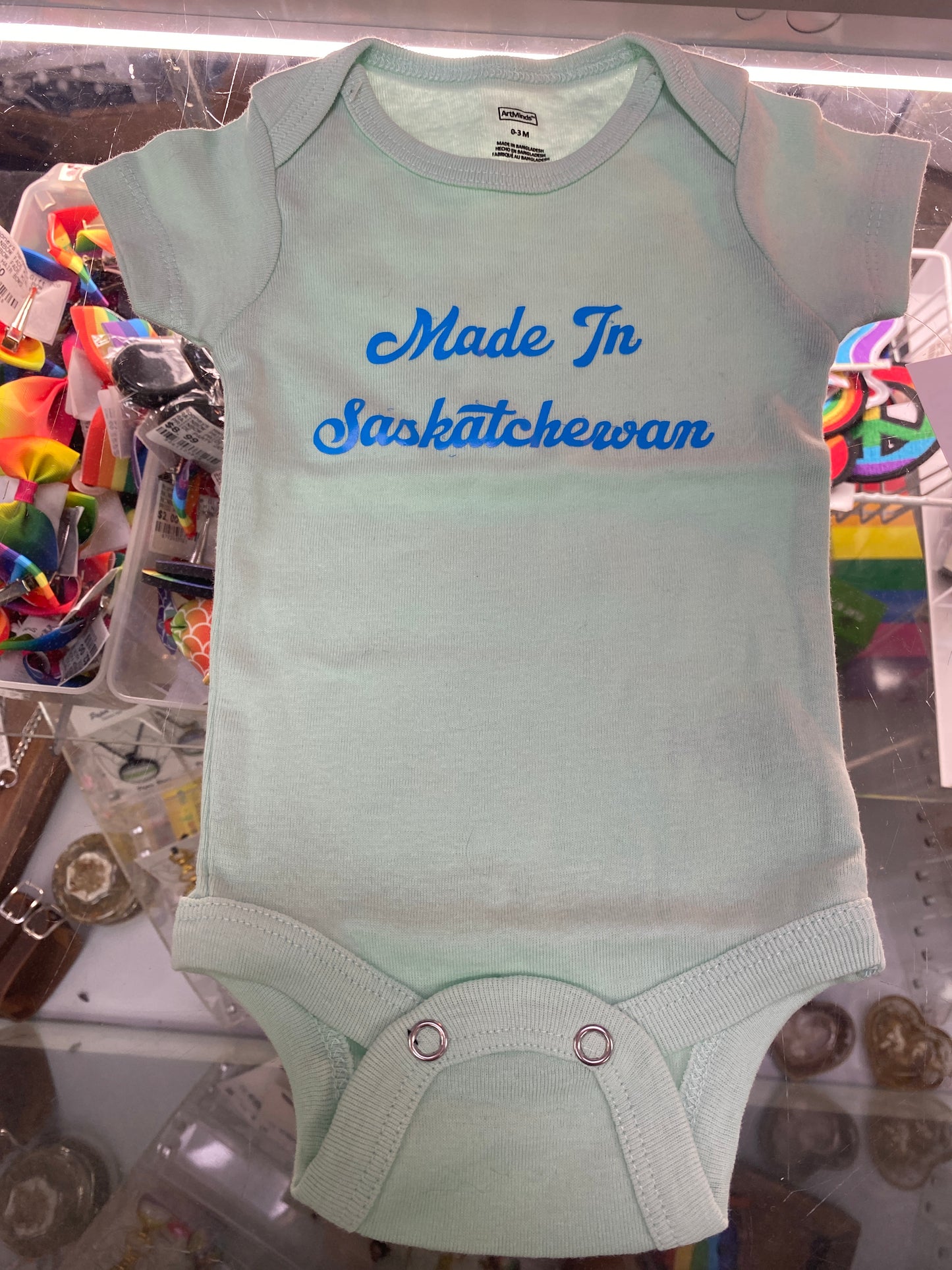 MINT MADE IN SASK BABY SIZE 0-3 MNTHS