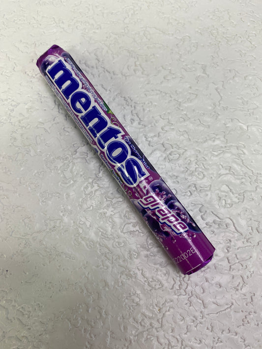 MENTOS GRAPE ROLL