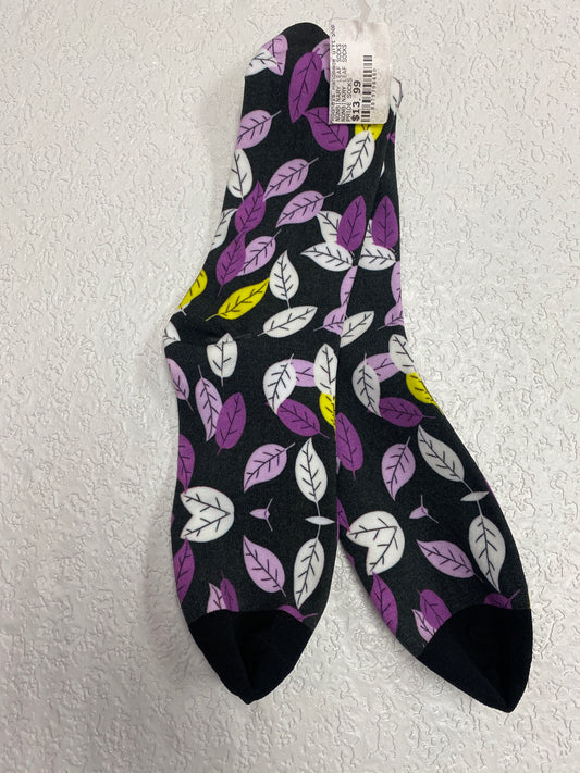 NONBINARY LEAF SOCKS