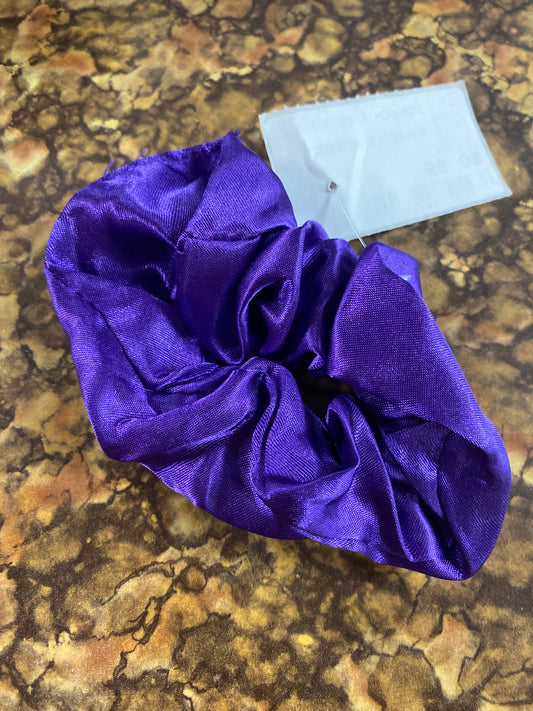 SATIN SCRUNCHIE PURPLE